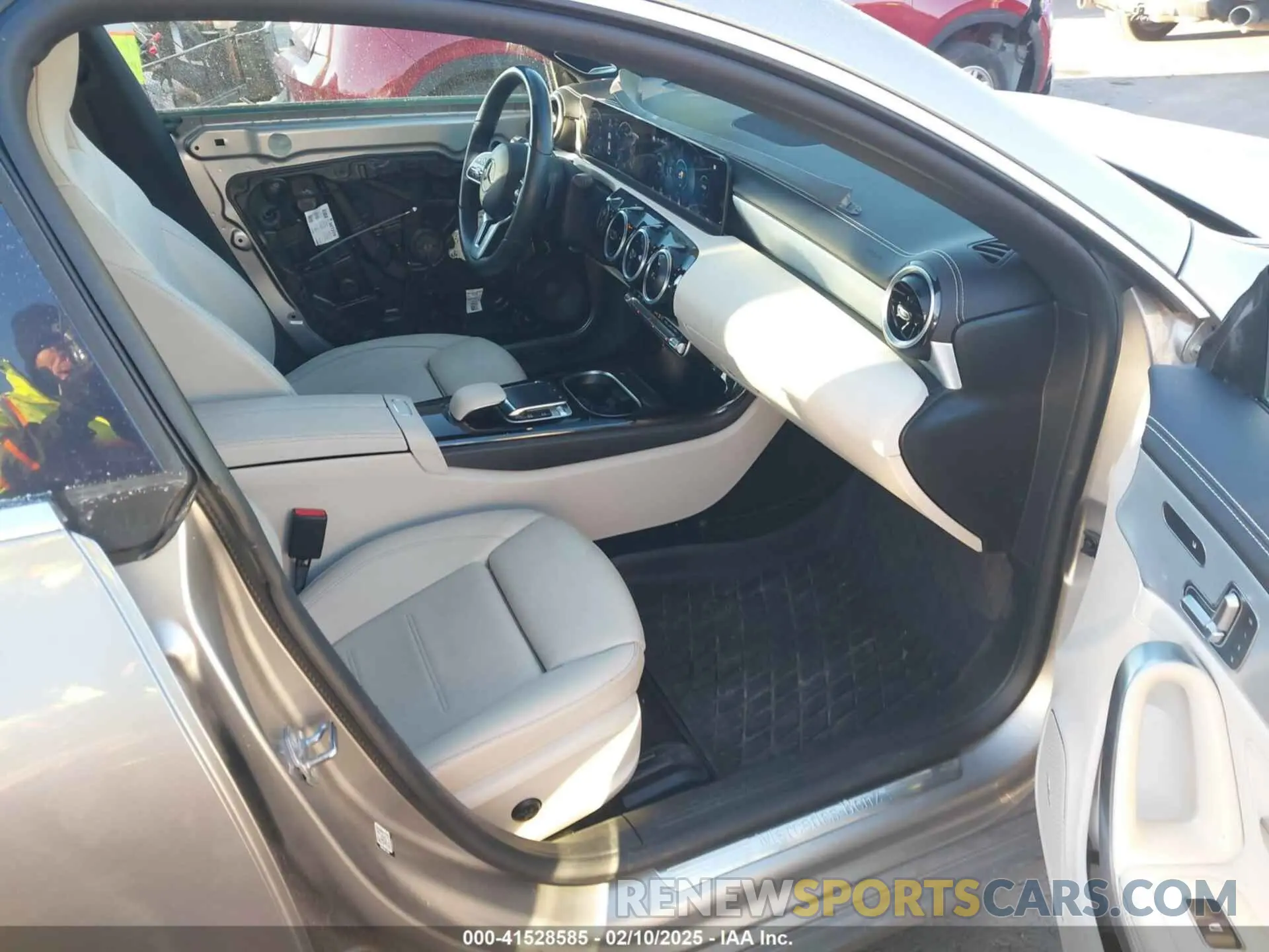 5 Photograph of a damaged car WDD5J4HB1LN036082 MERCEDES-BENZ CLA 250 2020