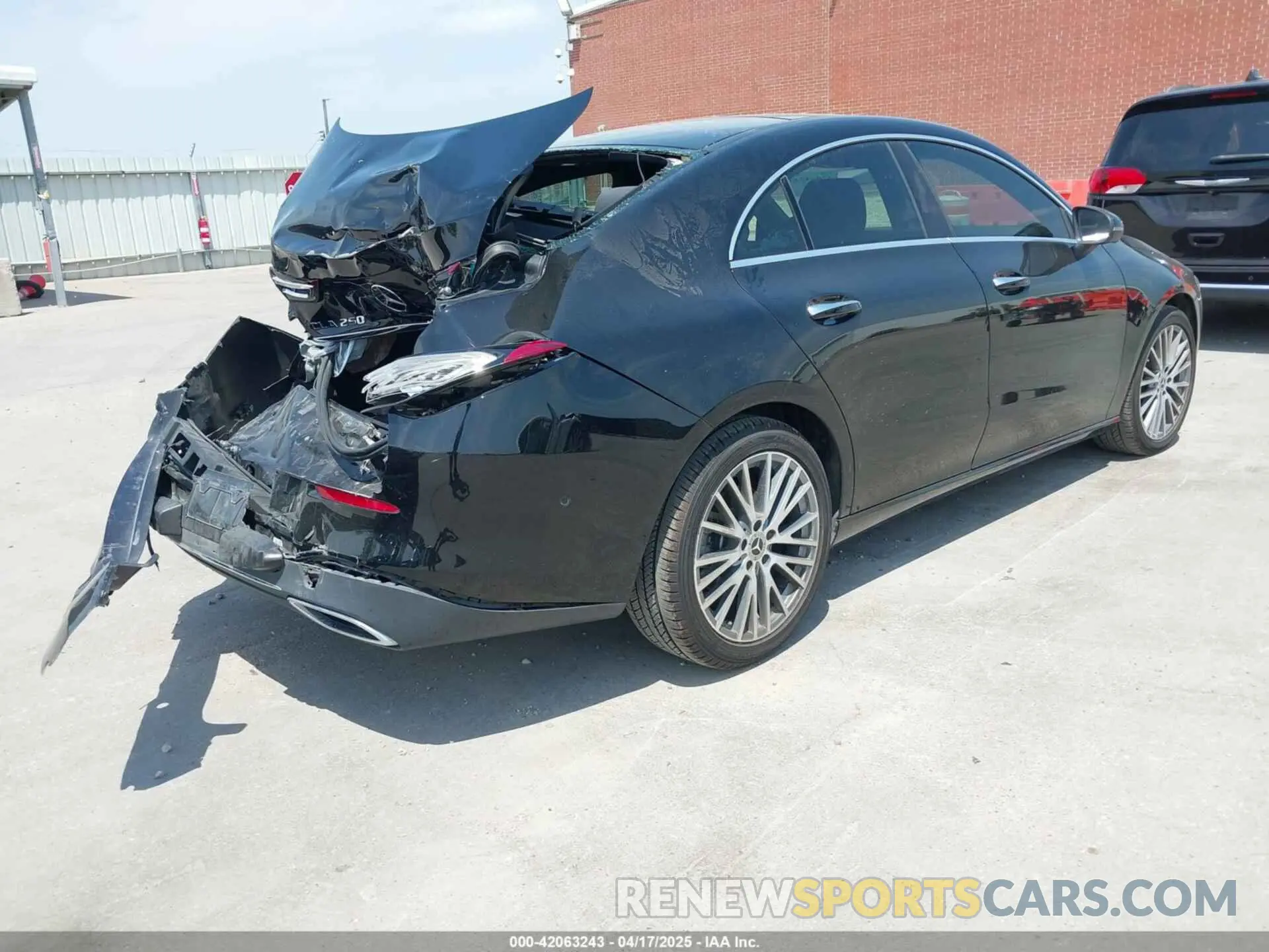 4 Photograph of a damaged car W1K5J4GB3MN157568 MERCEDES-BENZ CLA 250 2021
