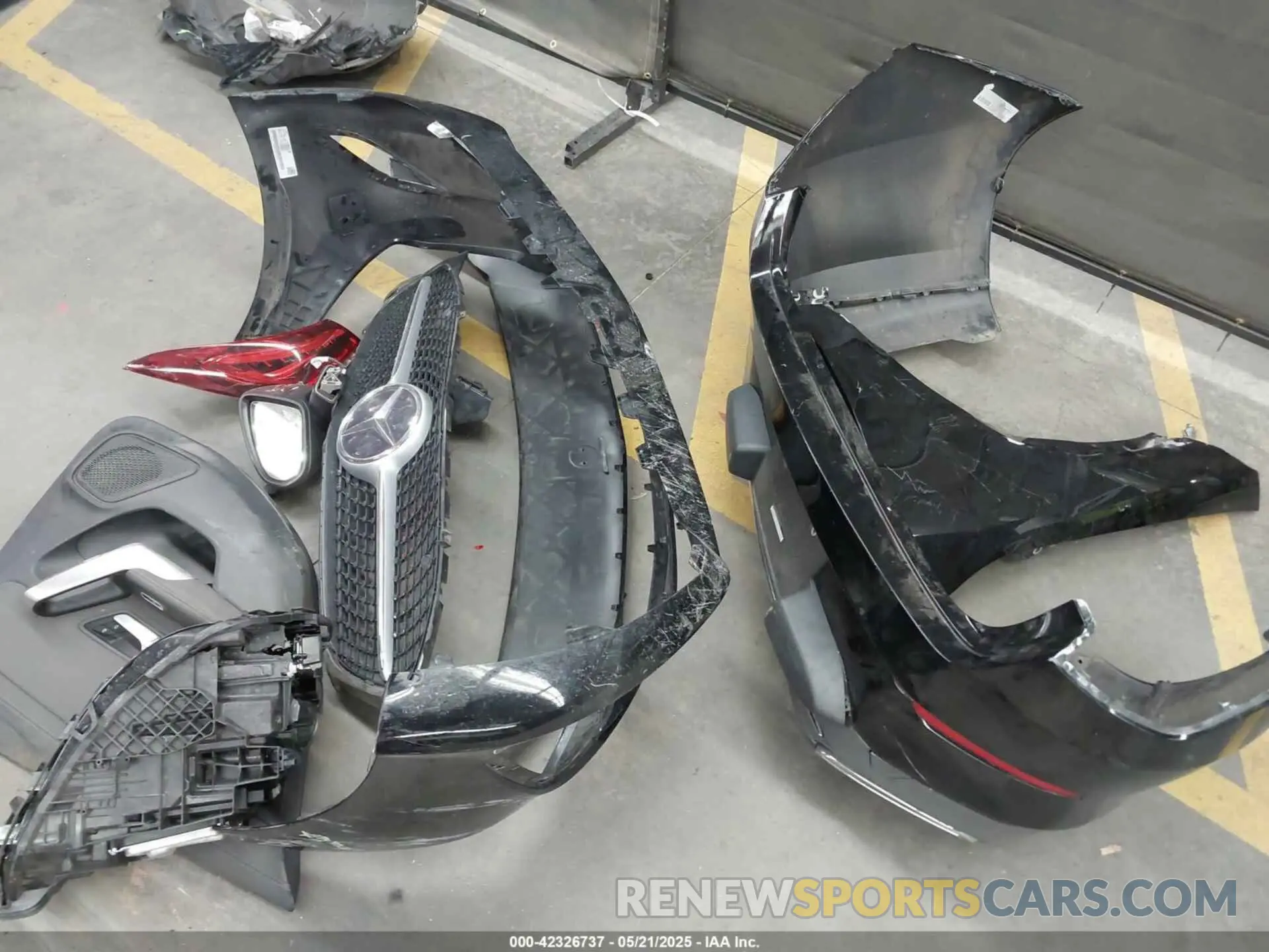 12 Photograph of a damaged car W1K5J4GB5MN222422 MERCEDES-BENZ CLA 250 2021