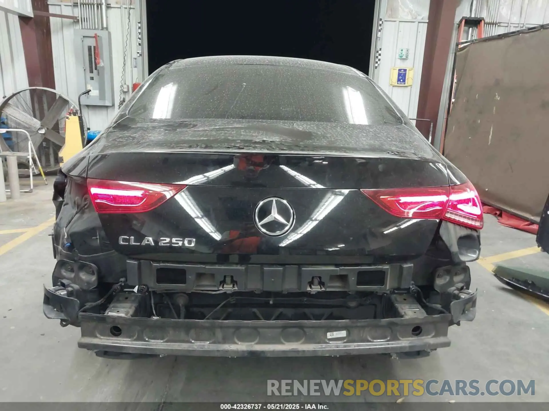 17 Photograph of a damaged car W1K5J4GB5MN222422 MERCEDES-BENZ CLA 250 2021
