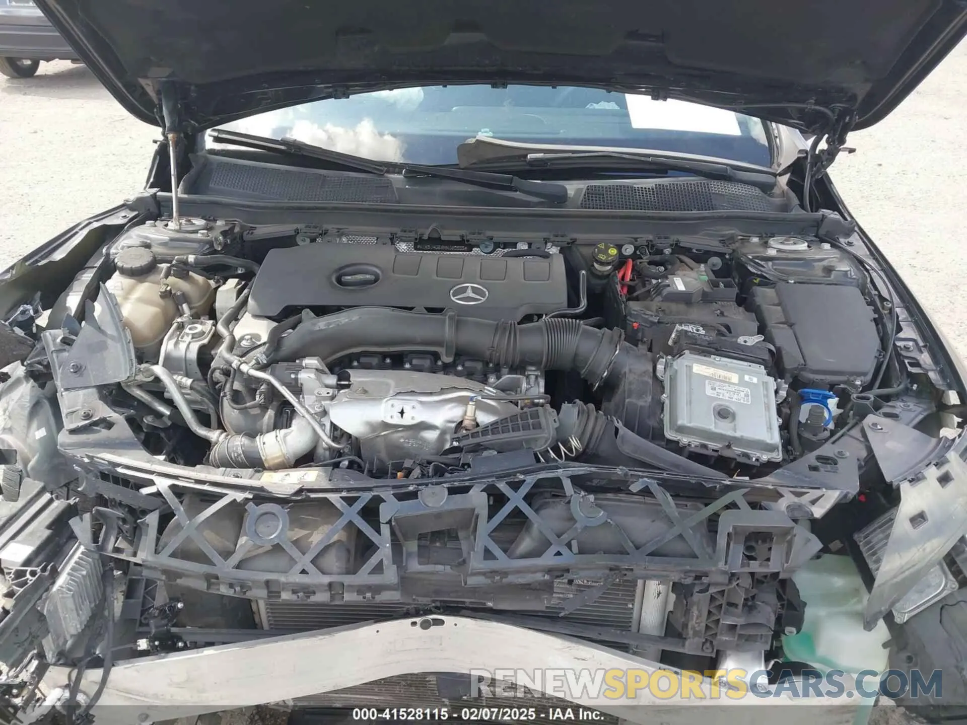 10 Photograph of a damaged car W1K5J4GB9MN160555 MERCEDES-BENZ CLA 250 2021
