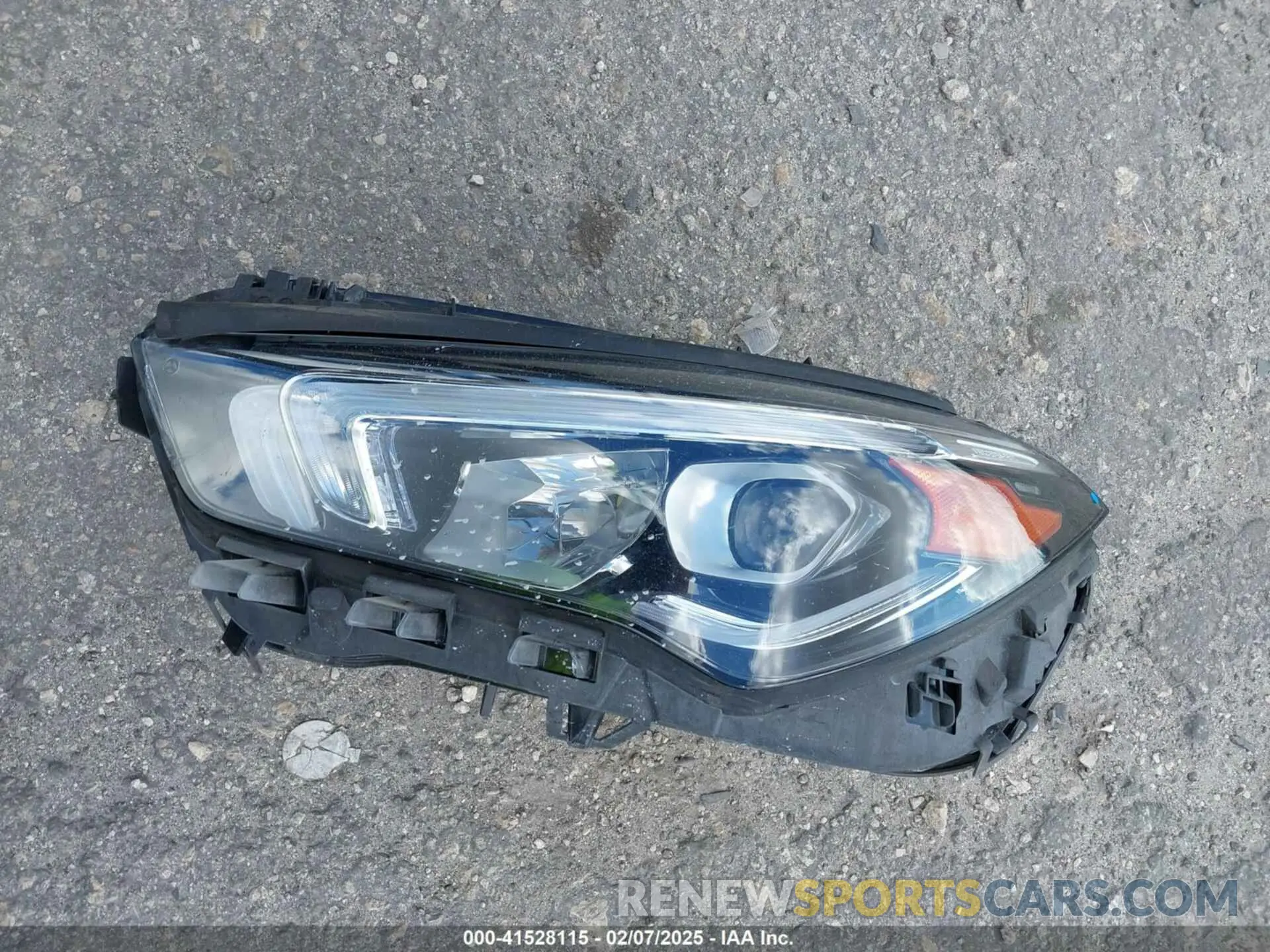 11 Photograph of a damaged car W1K5J4GB9MN160555 MERCEDES-BENZ CLA 250 2021