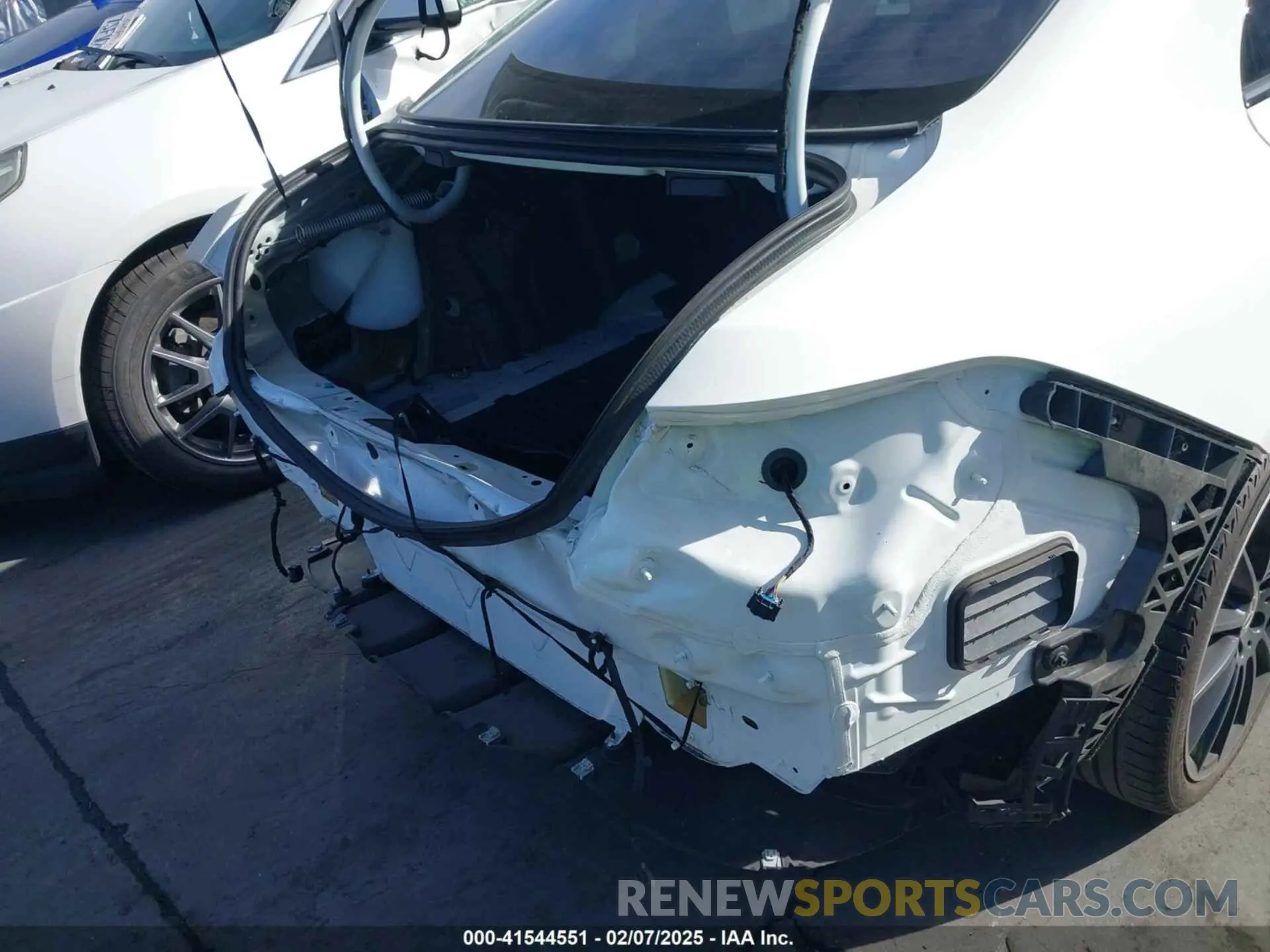 18 Photograph of a damaged car W1K5J4GB1NN318856 MERCEDES-BENZ CLA 250 COUPE 2022