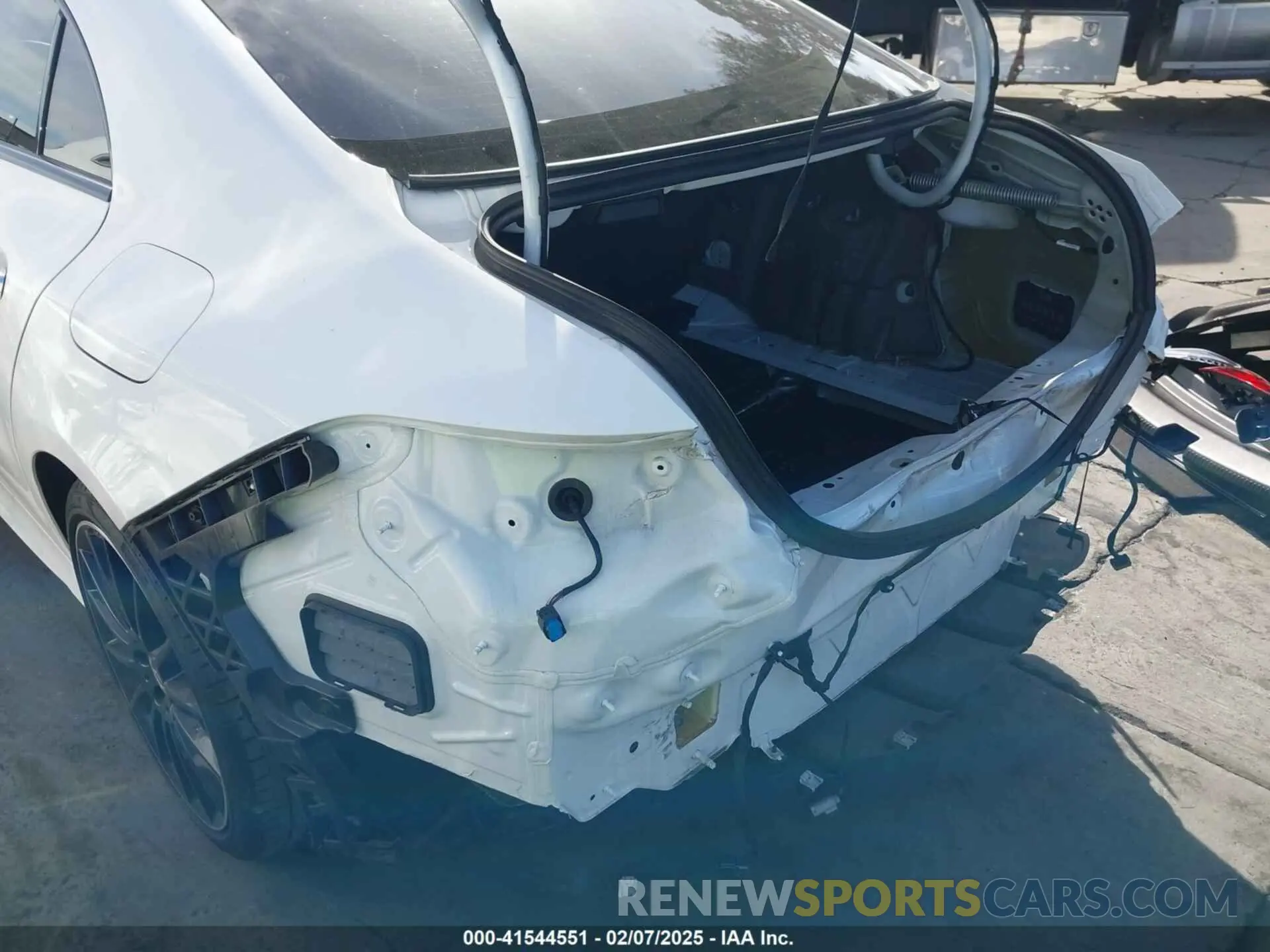 6 Photograph of a damaged car W1K5J4GB1NN318856 MERCEDES-BENZ CLA 250 COUPE 2022