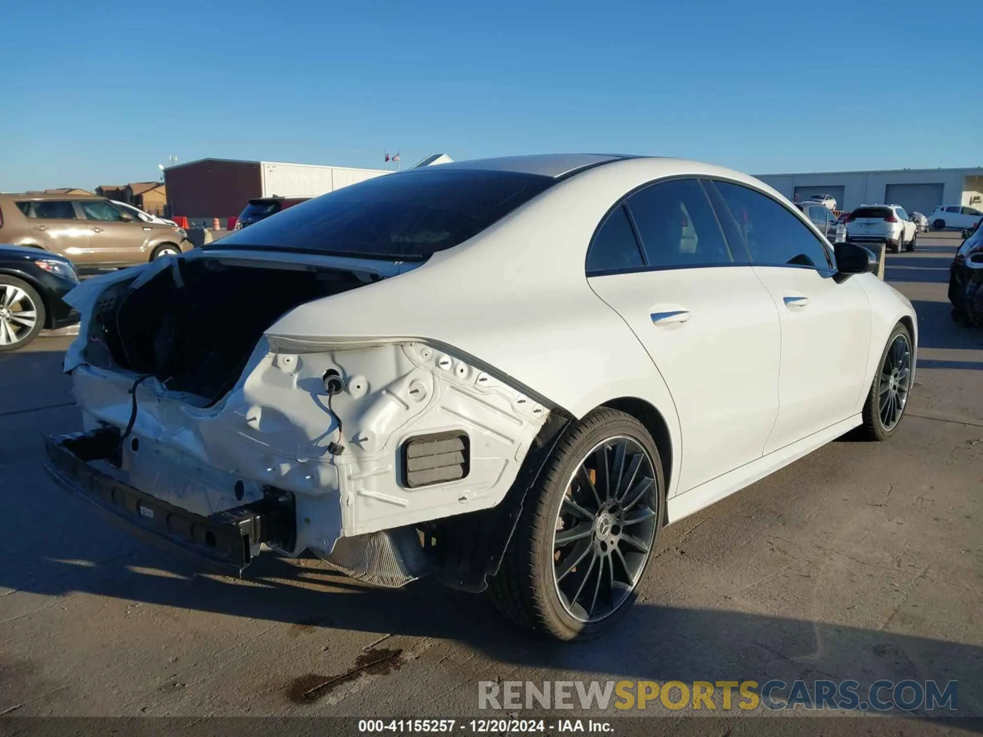 4 Photograph of a damaged car W1K5J4GB7NN314732 MERCEDES-BENZ CLA 250 COUPE 2022