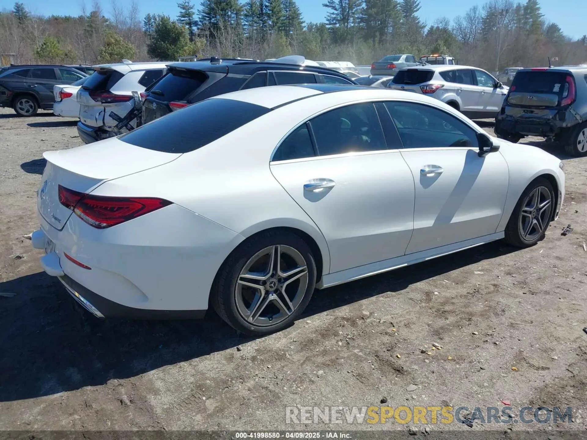4 Photograph of a damaged car W1K5J4HB3NN250588 MERCEDES-BENZ CLA 250 COUPE 2022