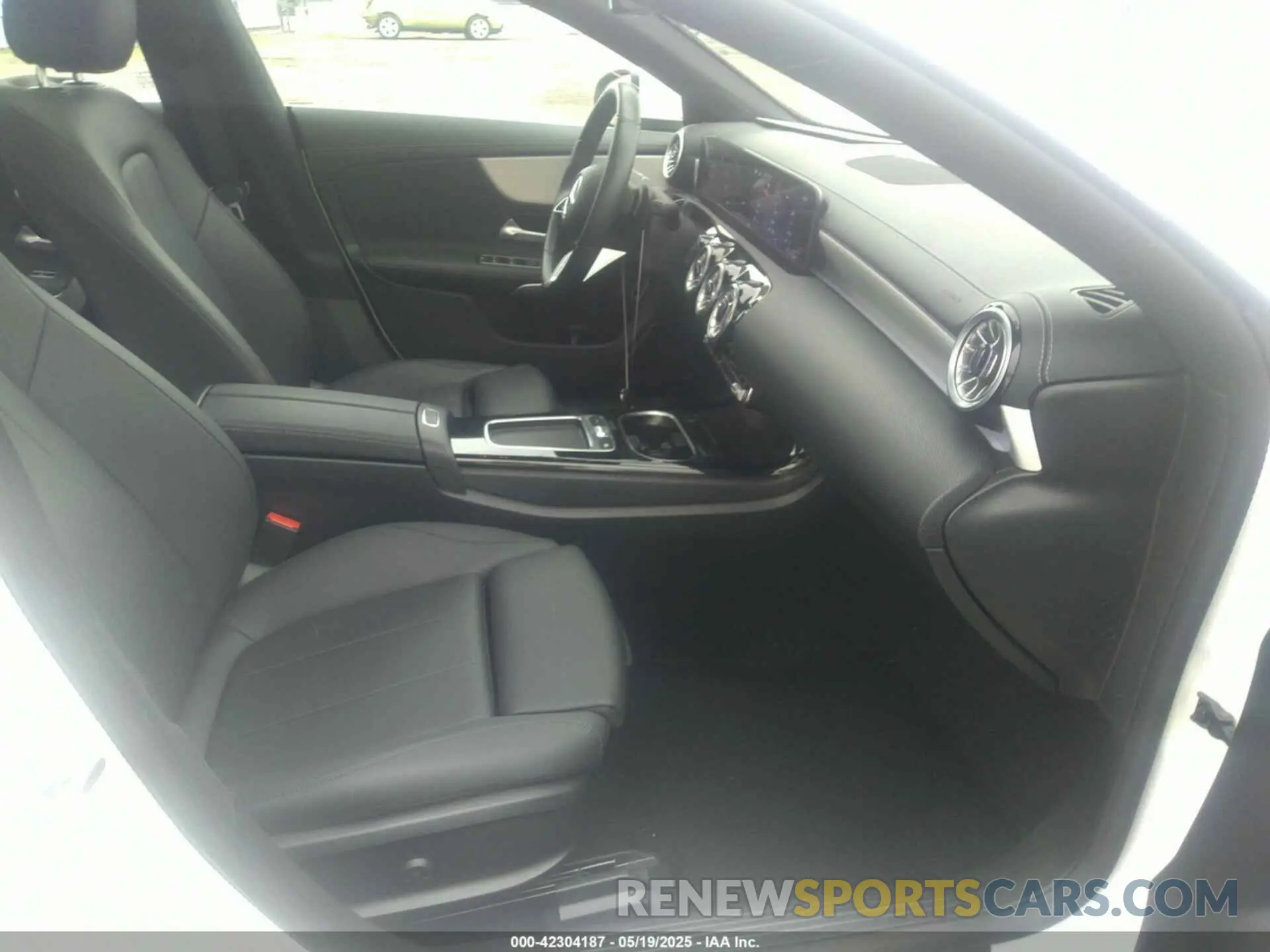 5 Photograph of a damaged car W1K5J4GB0SN522298 MERCEDES-BENZ CLA 250 COUPE 2025