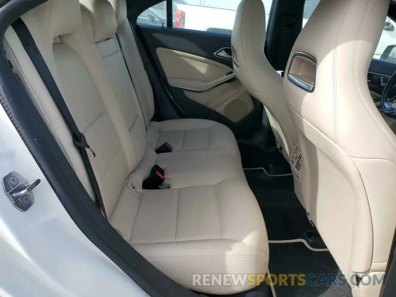 10 Photograph of a damaged car WDDSJ4GB5KN748260 MERCEDES-BENZ CLA-CLASS 2019