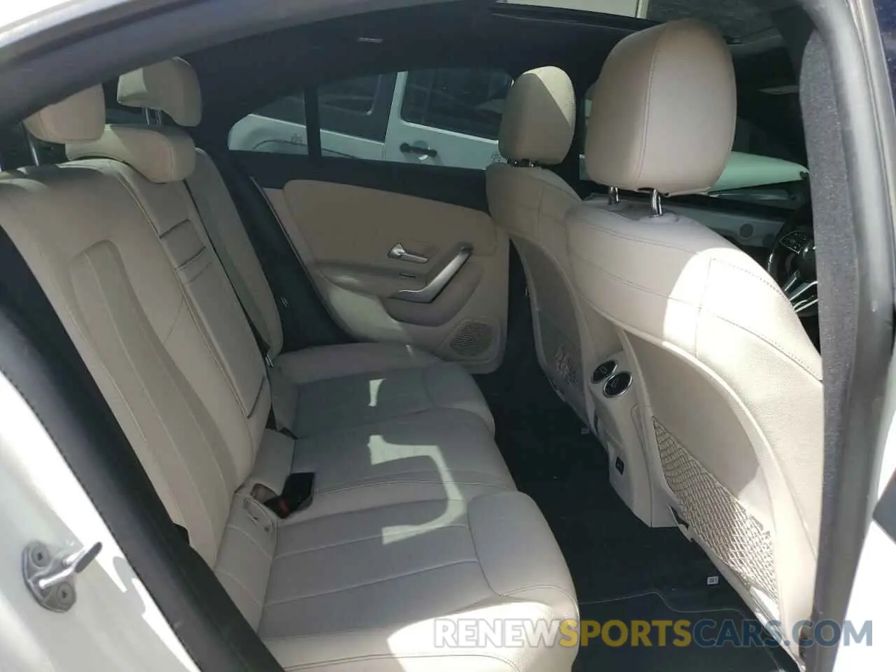 10 Photograph of a damaged car W1K5J4HB8MN170007 MERCEDES-BENZ CLA-CLASS 2021