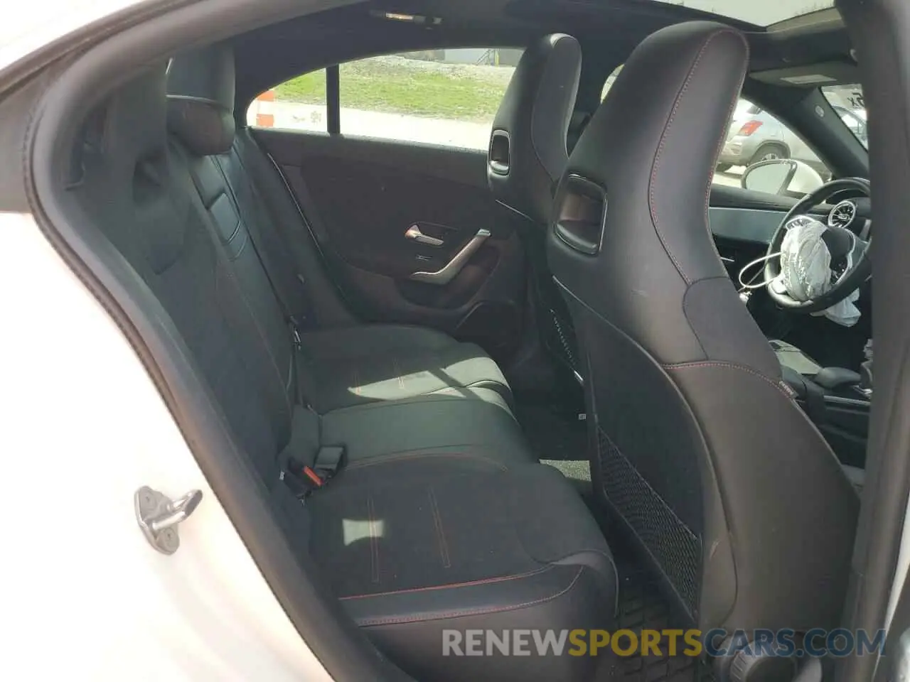 10 Photograph of a damaged car W1K5J4HB8NN299396 MERCEDES-BENZ CLA-CLASS 2022