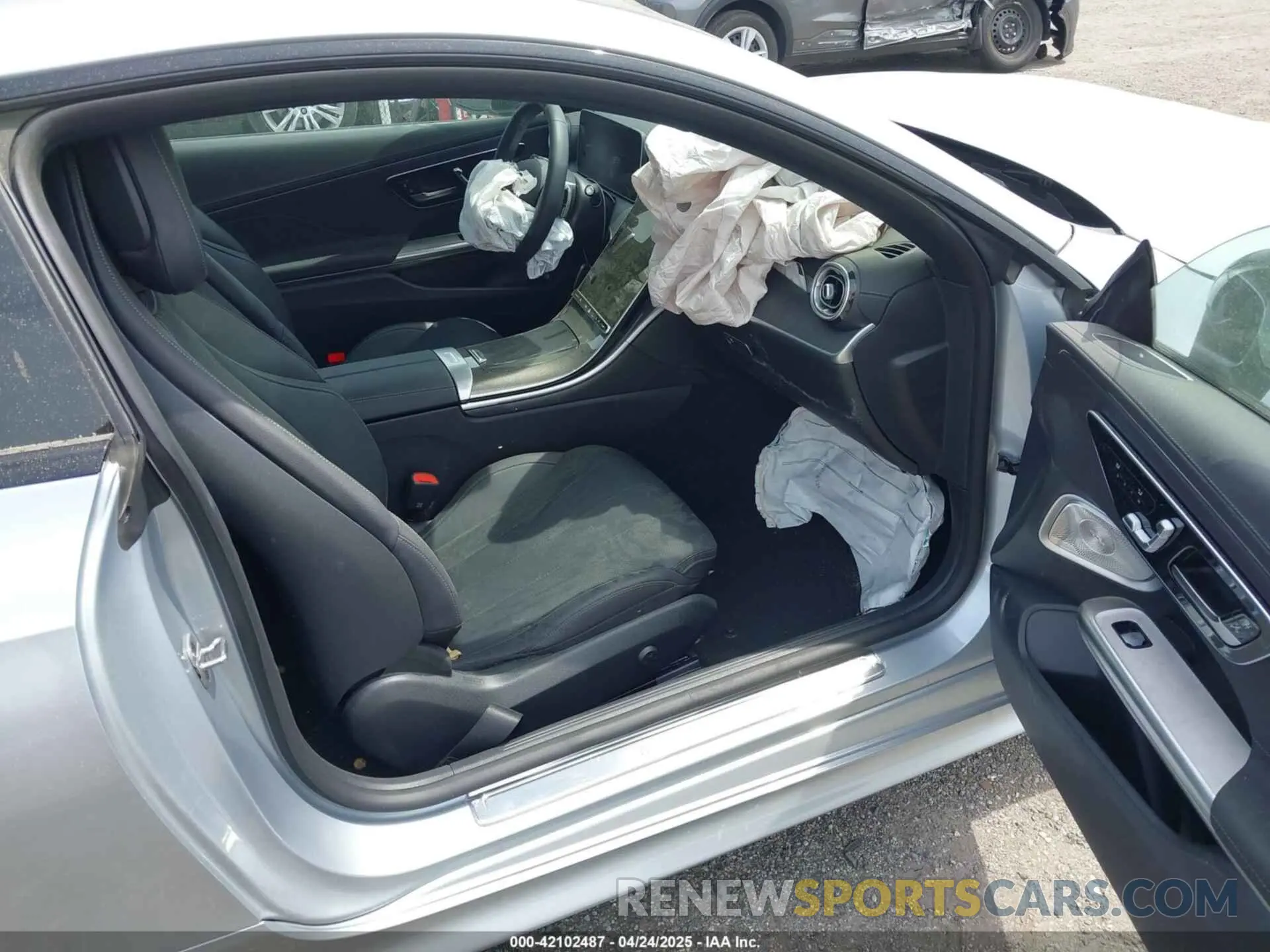 5 Photograph of a damaged car W1KMJ4HB6RF035931 MERCEDES-BENZ CLE 300 2024