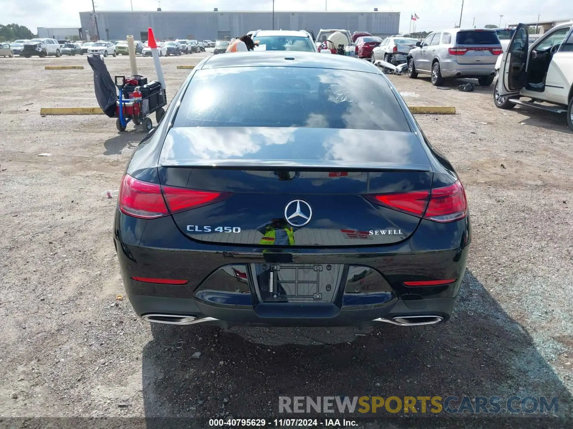 17 Photograph of a damaged car WDD2J5JB2KA035189 MERCEDES-BENZ CLS 450 2019