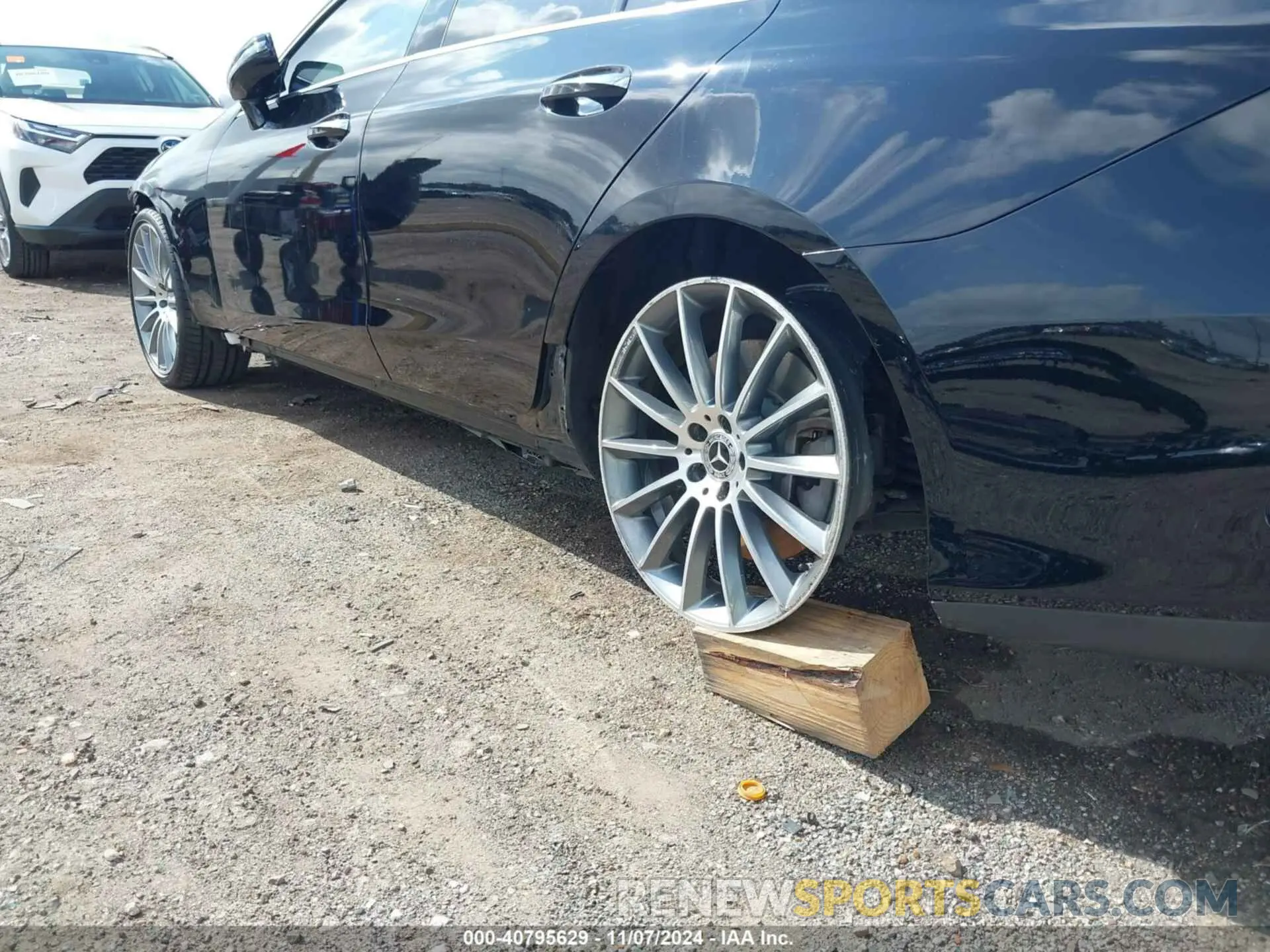 19 Photograph of a damaged car WDD2J5JB2KA035189 MERCEDES-BENZ CLS 450 2019