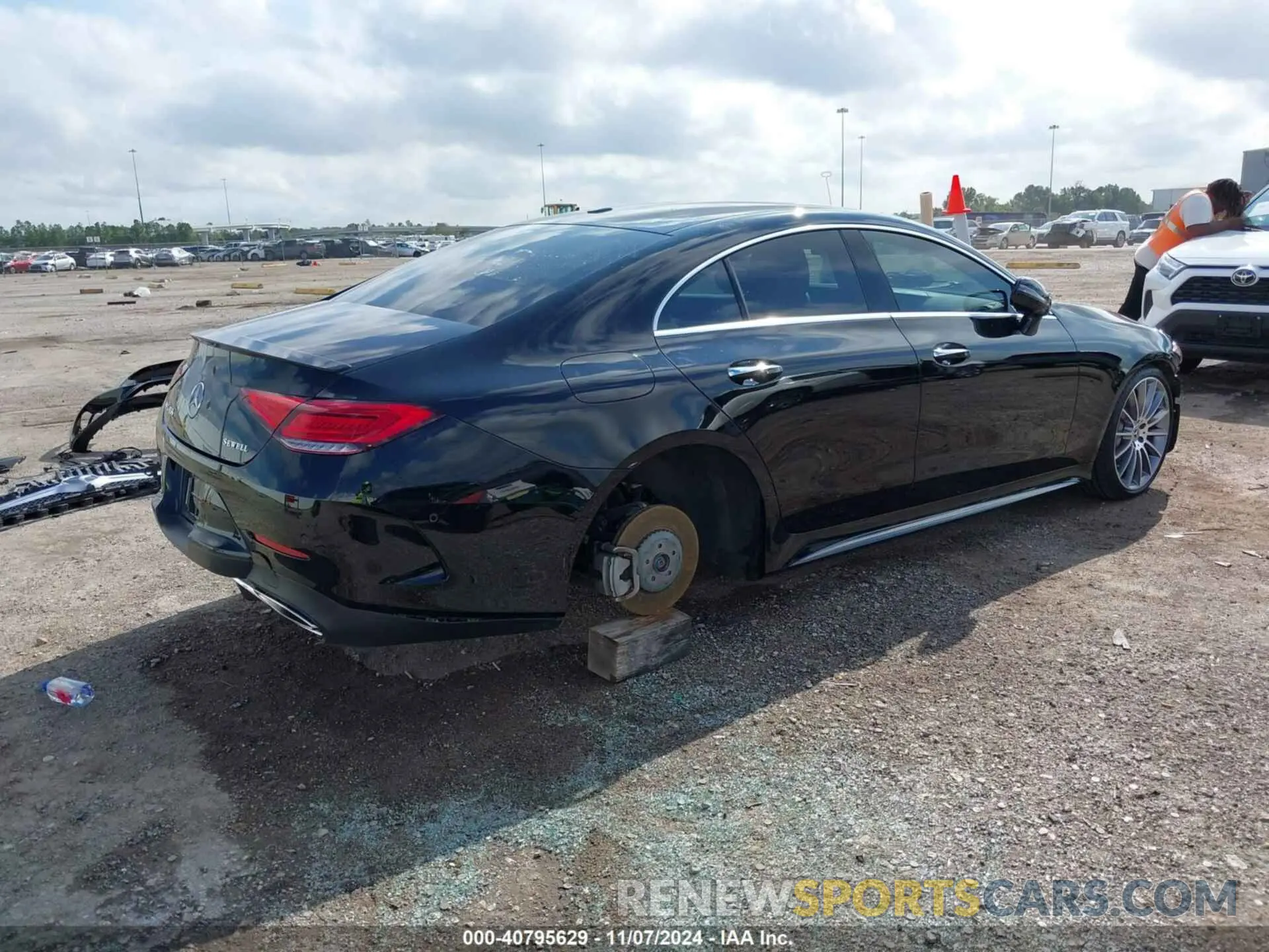 4 Photograph of a damaged car WDD2J5JB2KA035189 MERCEDES-BENZ CLS 450 2019