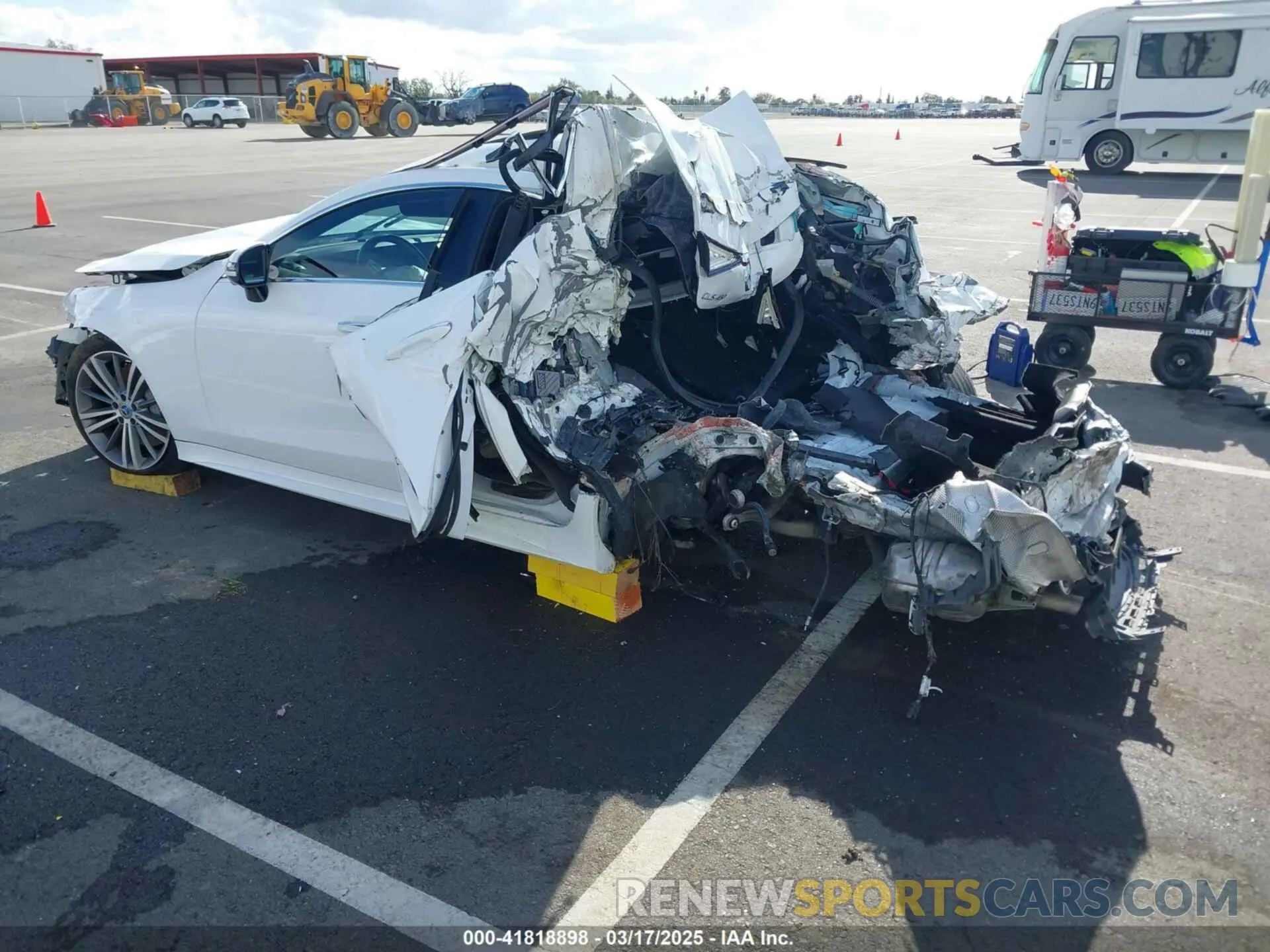3 Photograph of a damaged car WDD2J5JBXLA049469 MERCEDES-BENZ CLS 450 2020