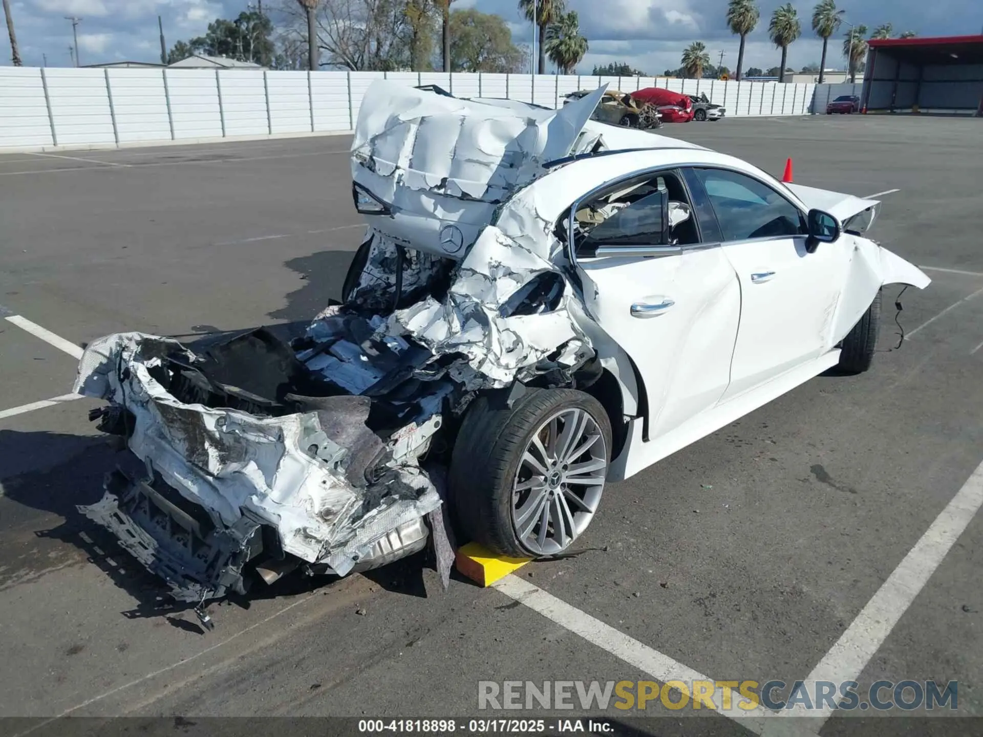 4 Photograph of a damaged car WDD2J5JBXLA049469 MERCEDES-BENZ CLS 450 2020