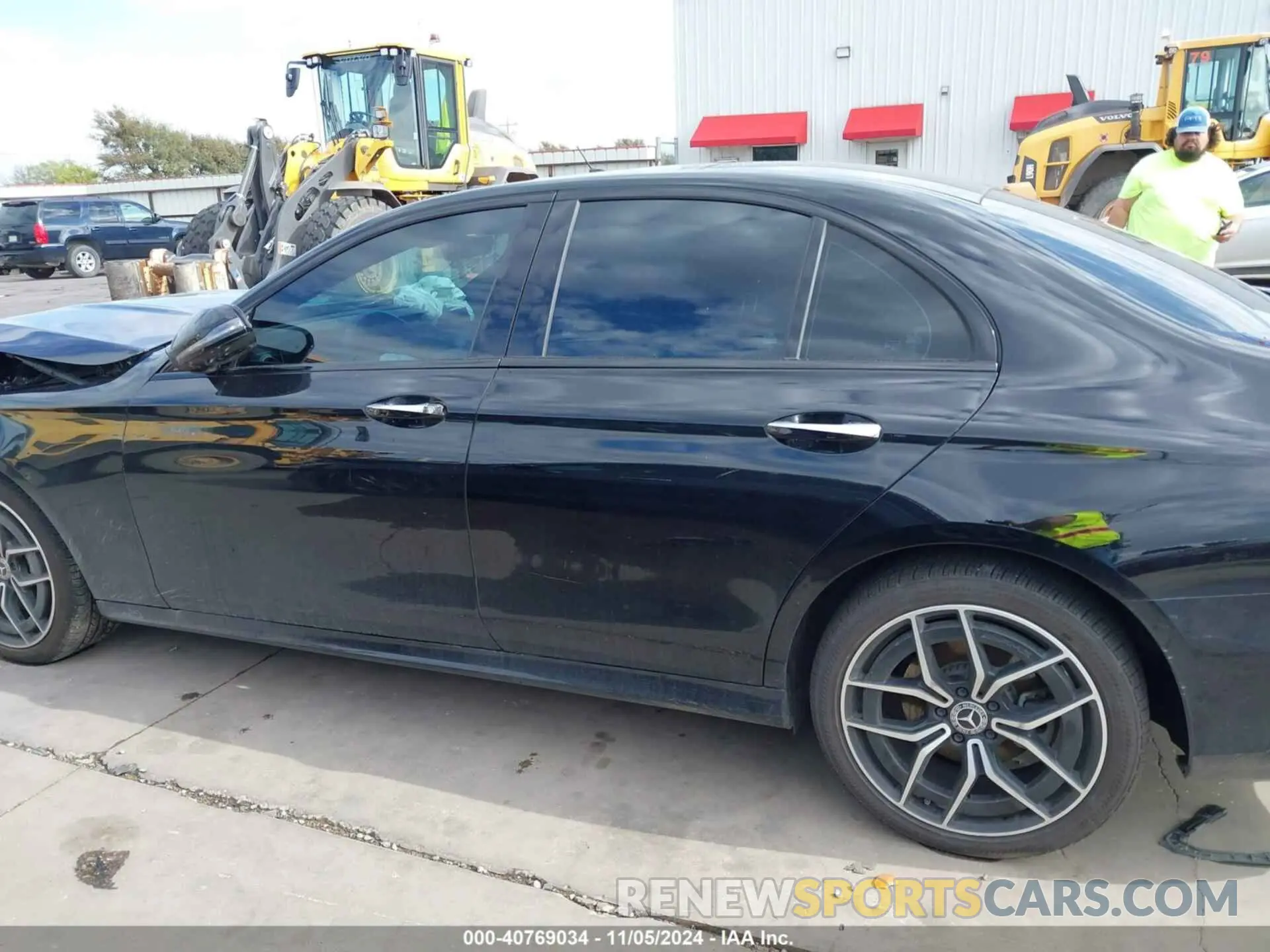 15 Photograph of a damaged car W1KZF8DB8NB091665 MERCEDES-BENZ E 2022