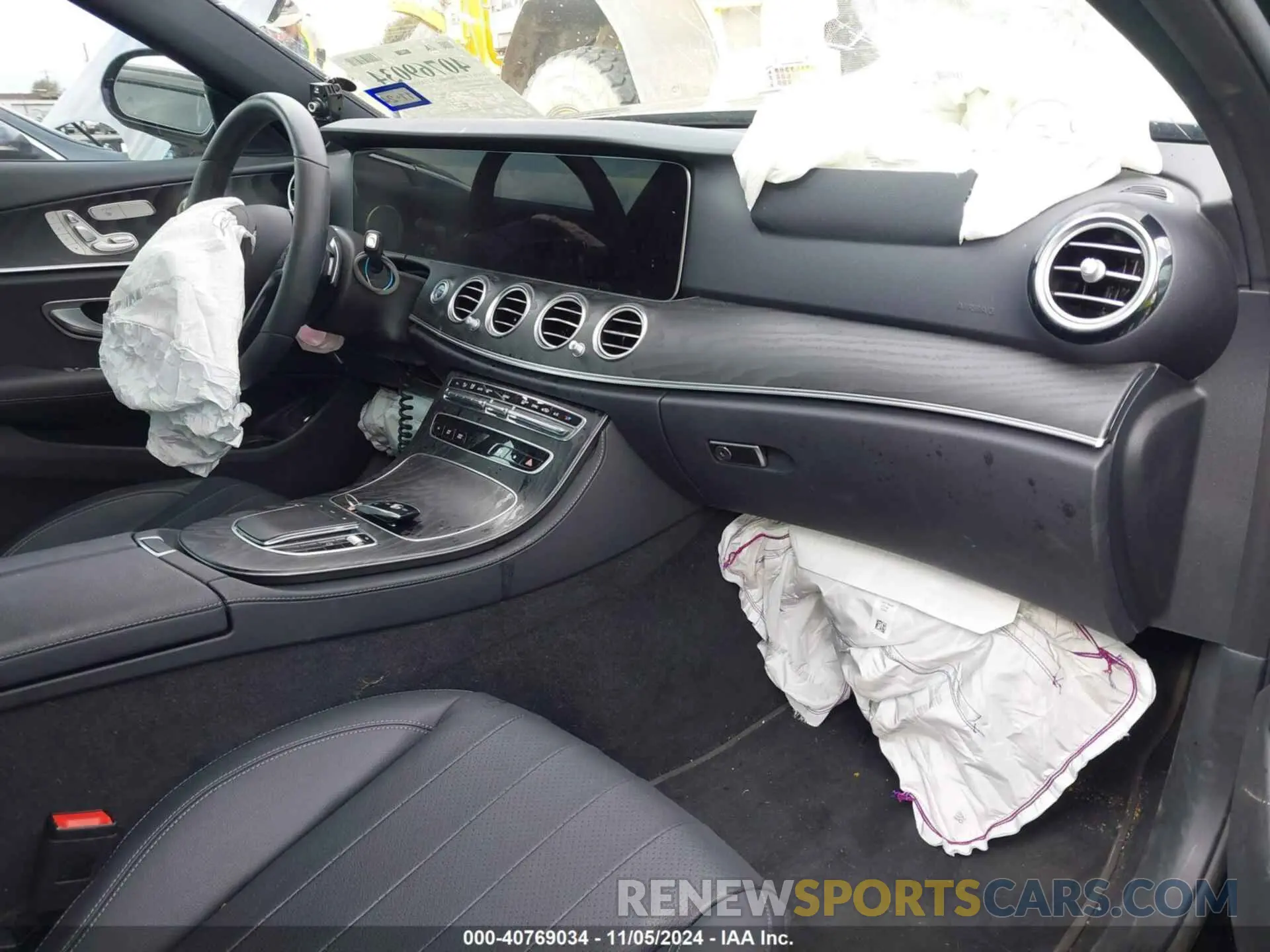 5 Photograph of a damaged car W1KZF8DB8NB091665 MERCEDES-BENZ E 2022