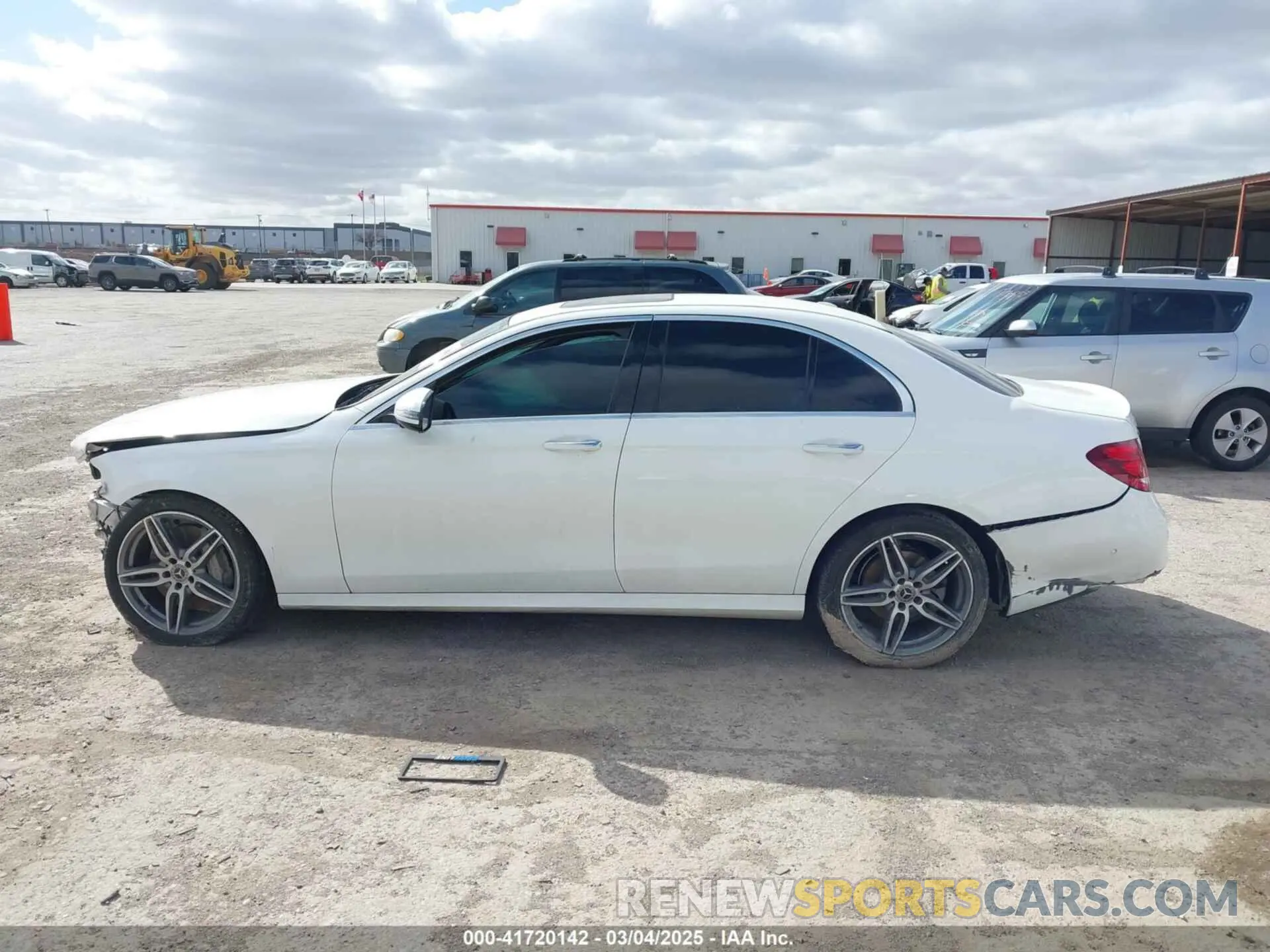 14 Photograph of a damaged car WDDZF4JB0KA512311 MERCEDES-BENZ E 300 2019