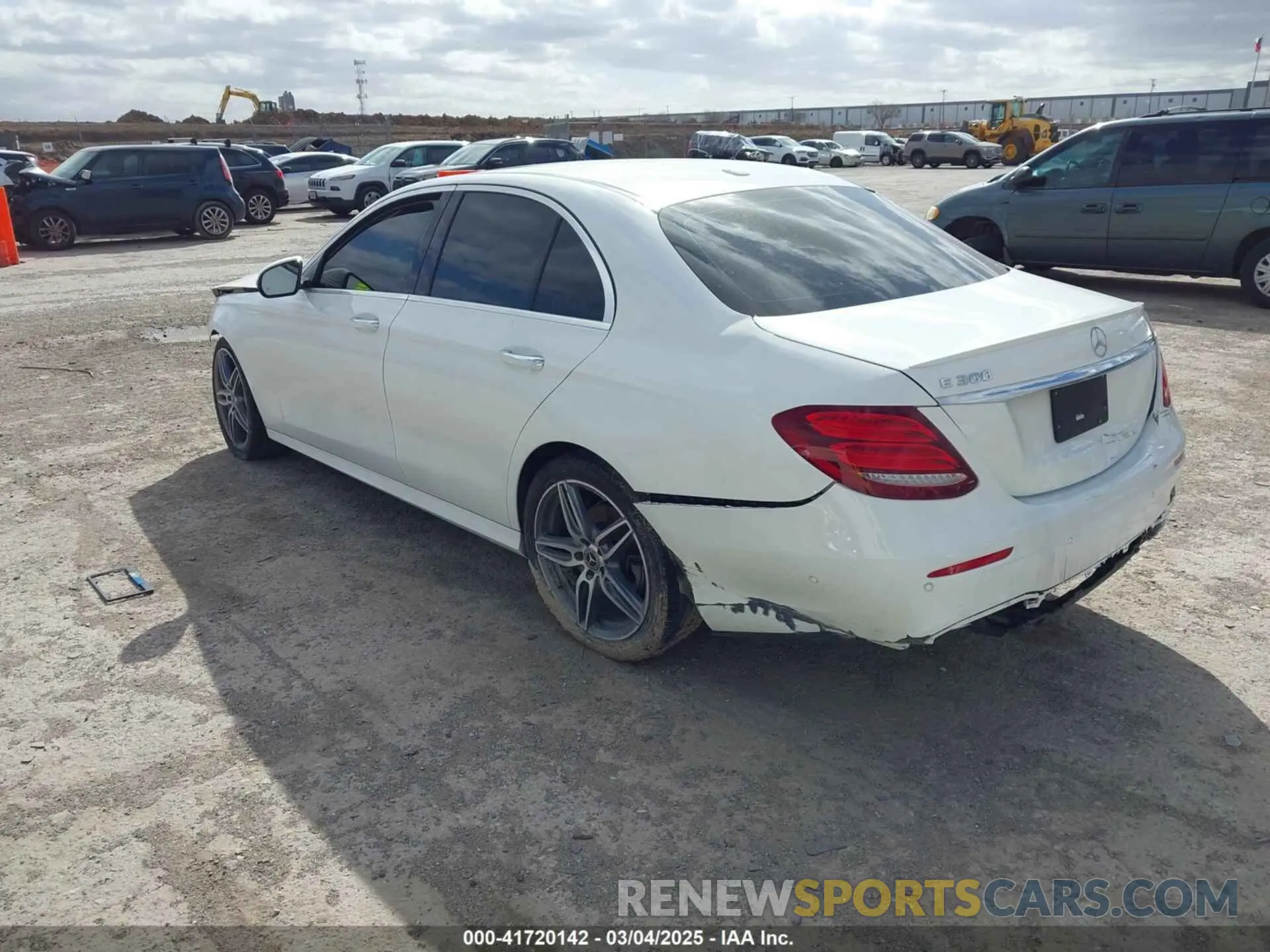 3 Photograph of a damaged car WDDZF4JB0KA512311 MERCEDES-BENZ E 300 2019