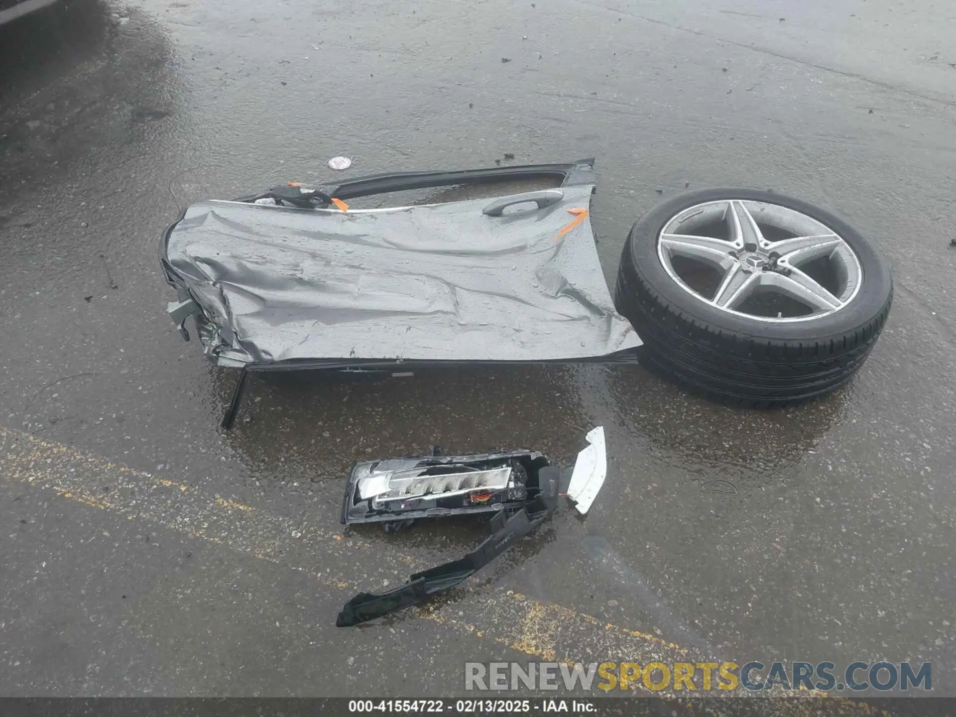 12 Photograph of a damaged car WDDZF4JB0KA513409 MERCEDES-BENZ E 300 2019