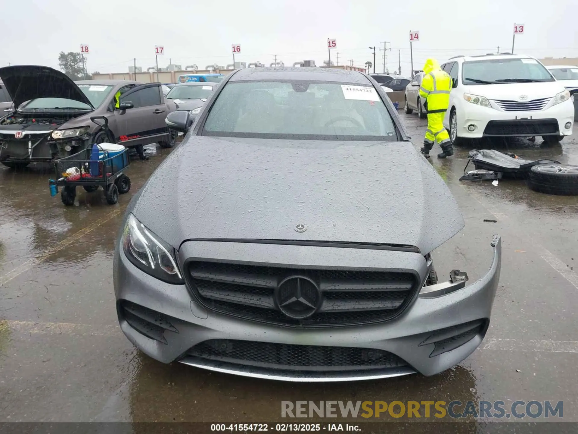 13 Photograph of a damaged car WDDZF4JB0KA513409 MERCEDES-BENZ E 300 2019