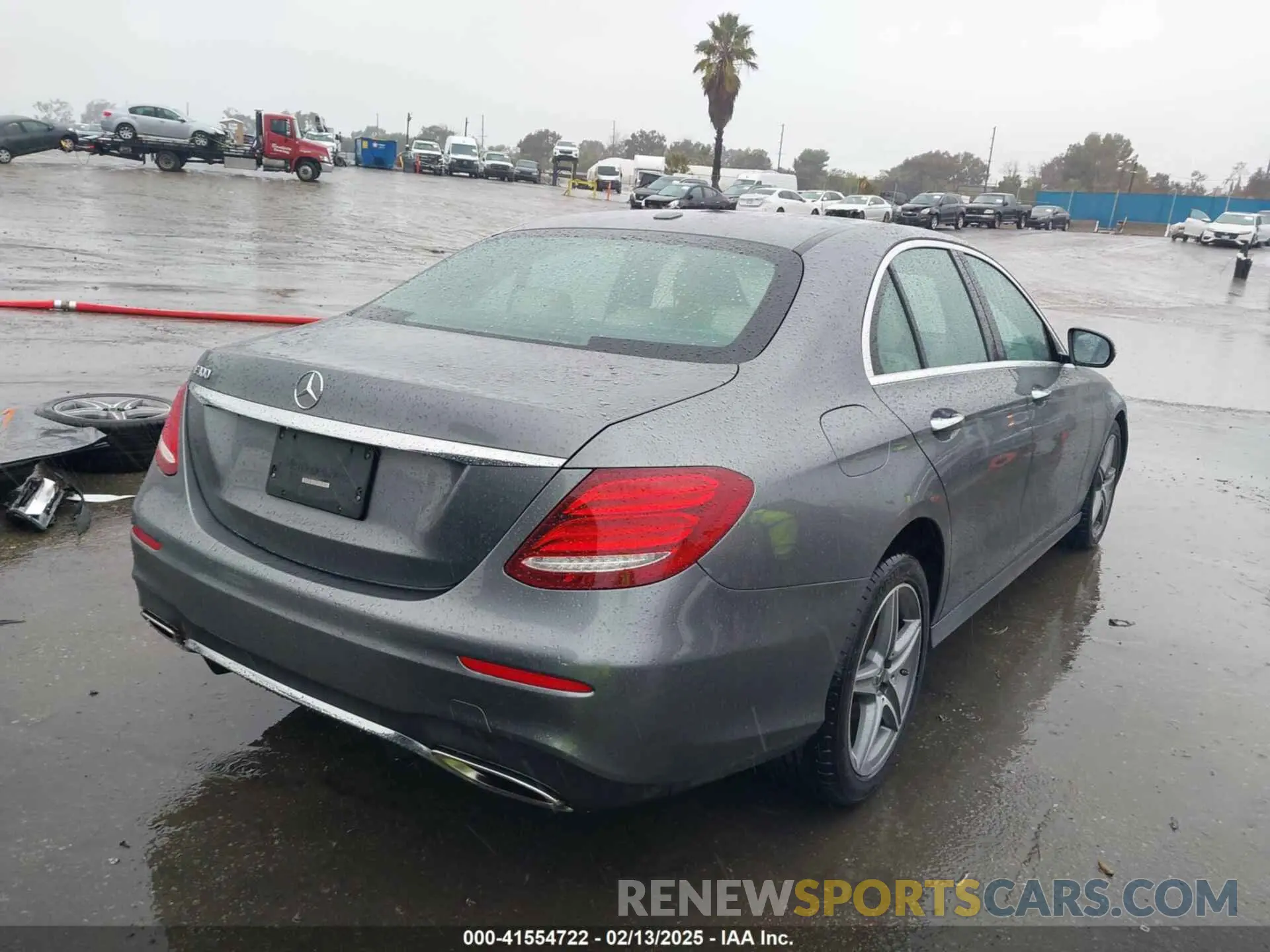 4 Photograph of a damaged car WDDZF4JB0KA513409 MERCEDES-BENZ E 300 2019