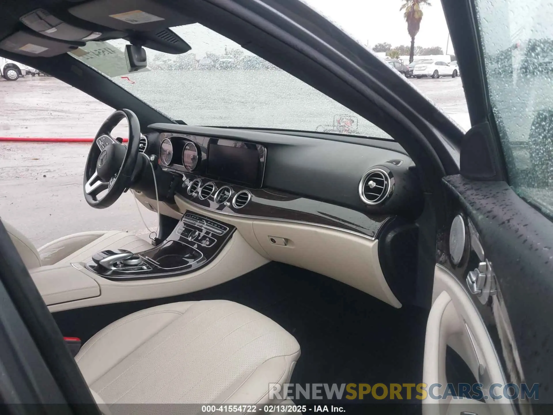 5 Photograph of a damaged car WDDZF4JB0KA513409 MERCEDES-BENZ E 300 2019