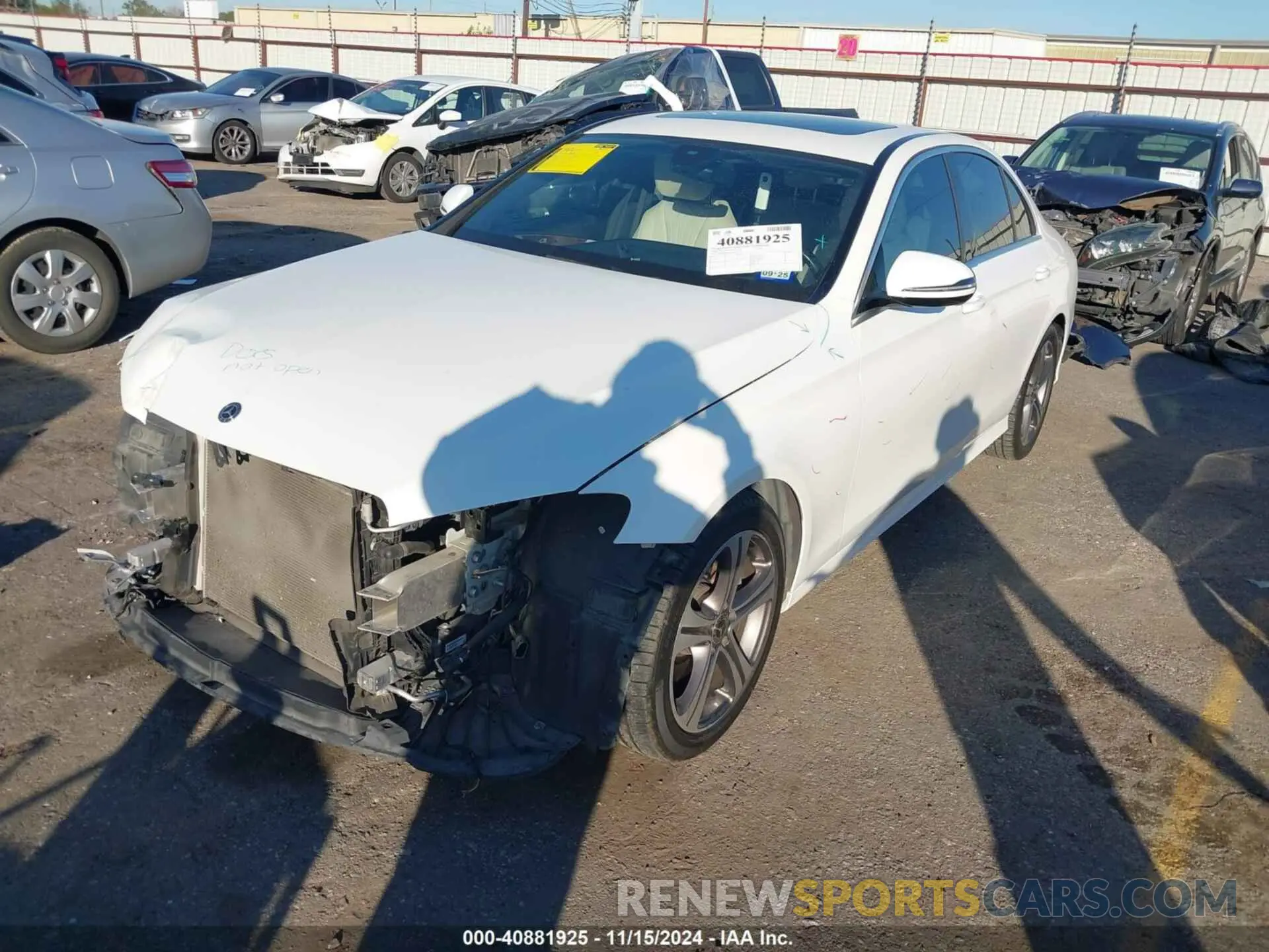 2 Photograph of a damaged car WDDZF4JB0KA564991 MERCEDES-BENZ E 300 2019