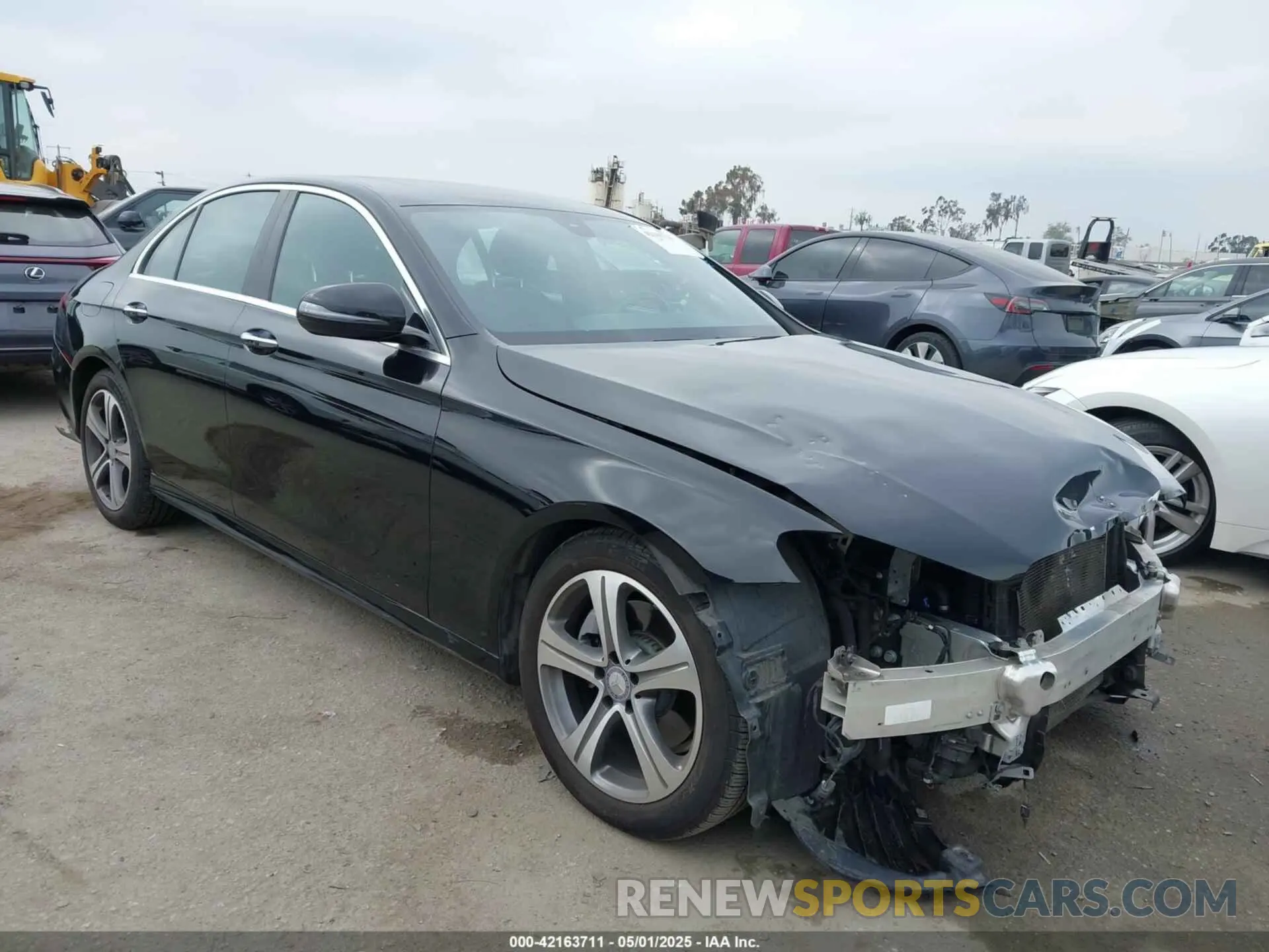 1 Photograph of a damaged car WDDZF4JB0KA639270 MERCEDES-BENZ E 300 2019