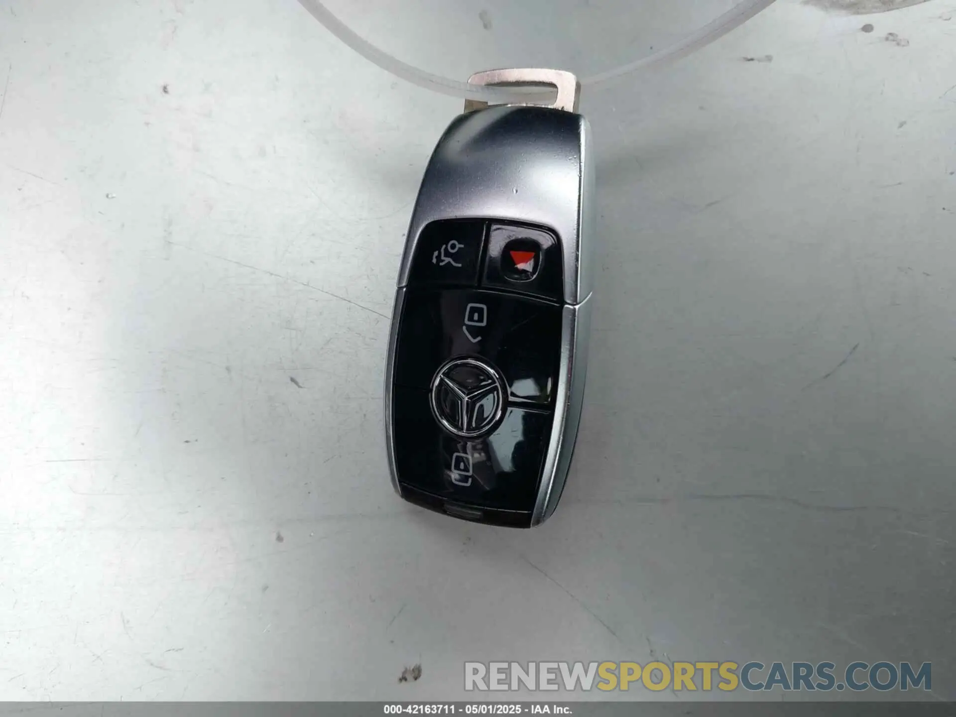 11 Photograph of a damaged car WDDZF4JB0KA639270 MERCEDES-BENZ E 300 2019