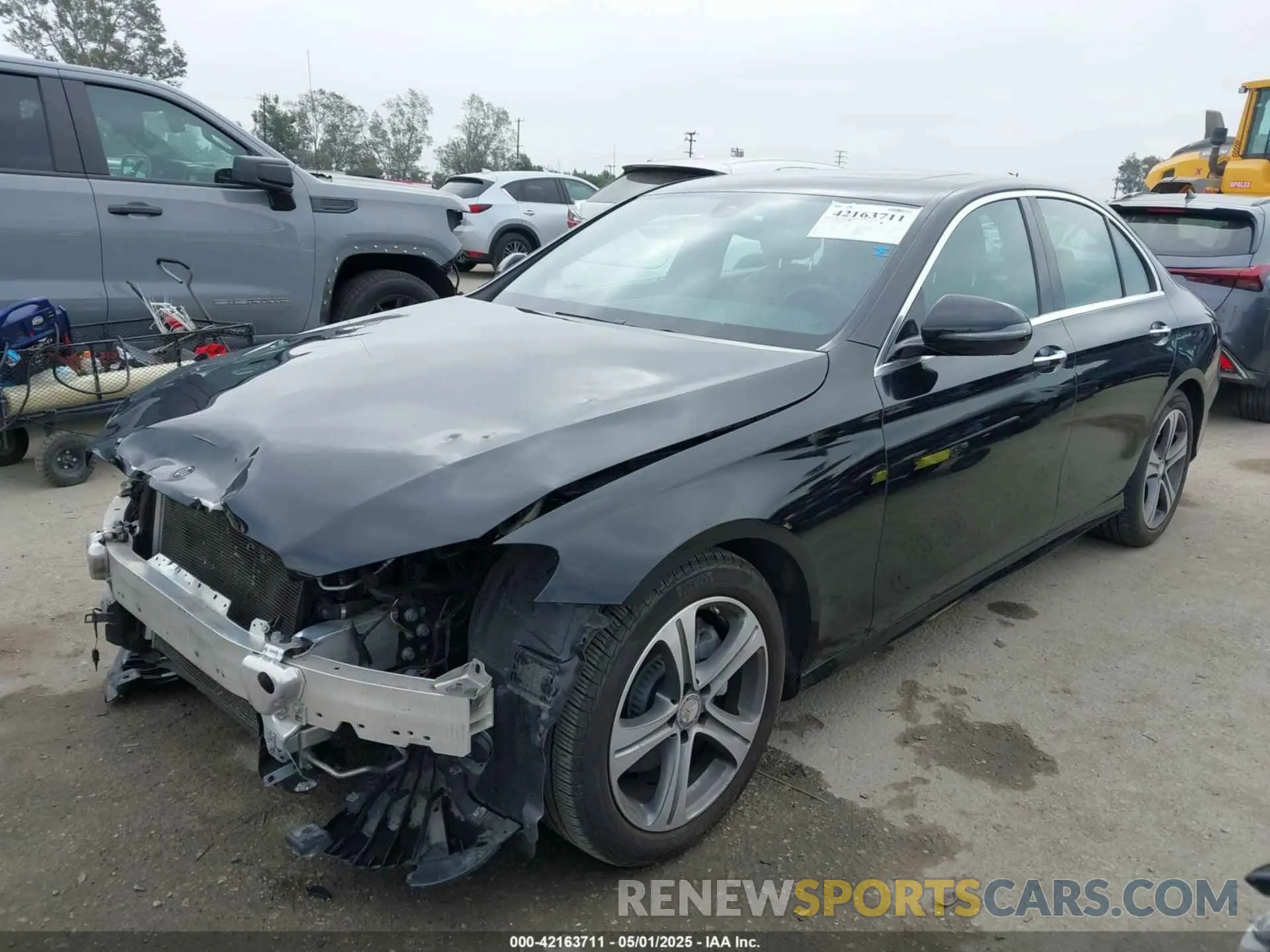 2 Photograph of a damaged car WDDZF4JB0KA639270 MERCEDES-BENZ E 300 2019