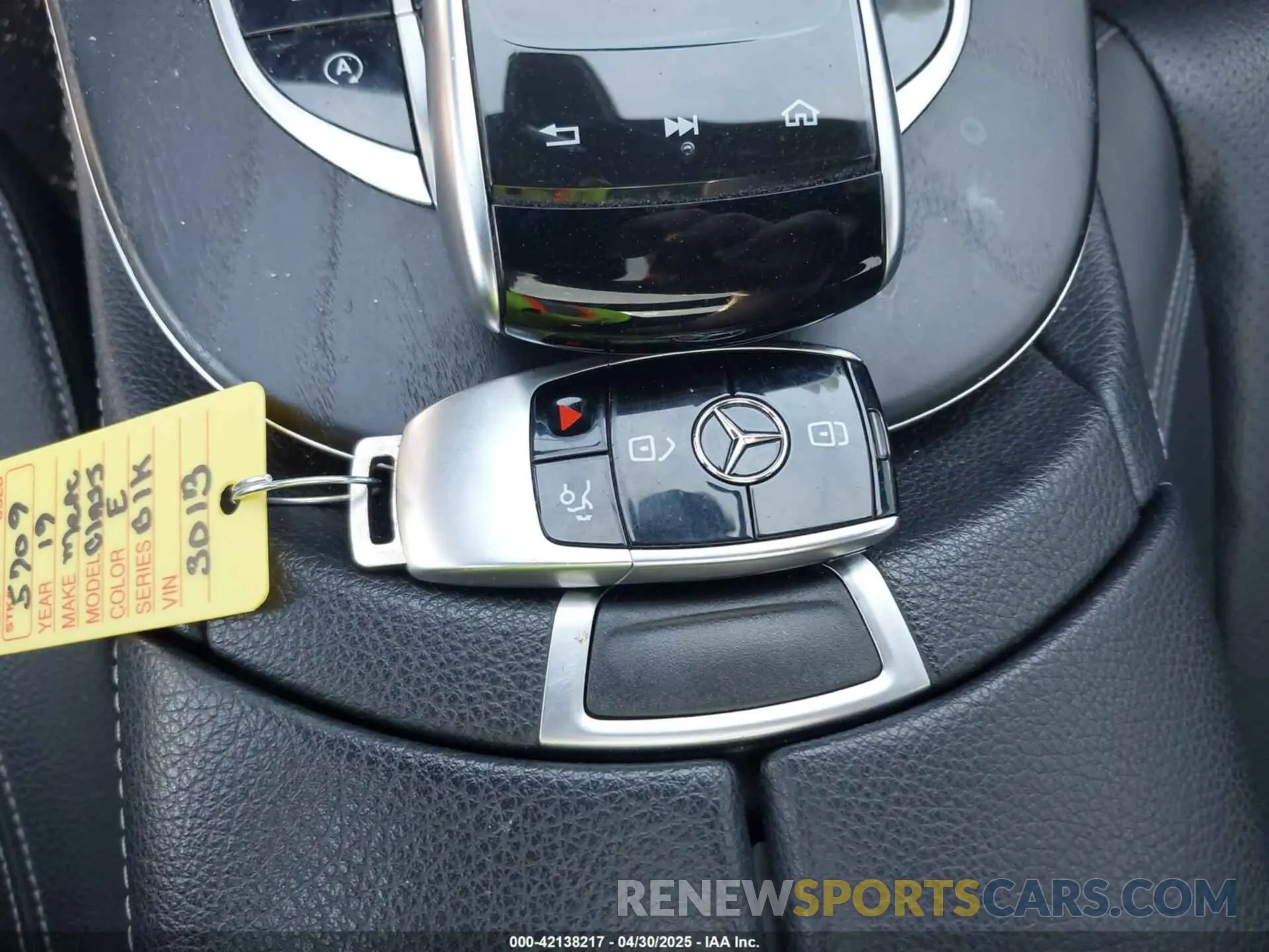 11 Photograph of a damaged car WDDZF4JB2KA503013 MERCEDES-BENZ E 300 2019