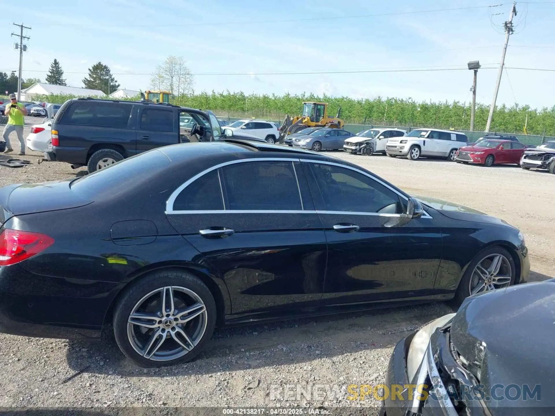 13 Photograph of a damaged car WDDZF4JB2KA503013 MERCEDES-BENZ E 300 2019
