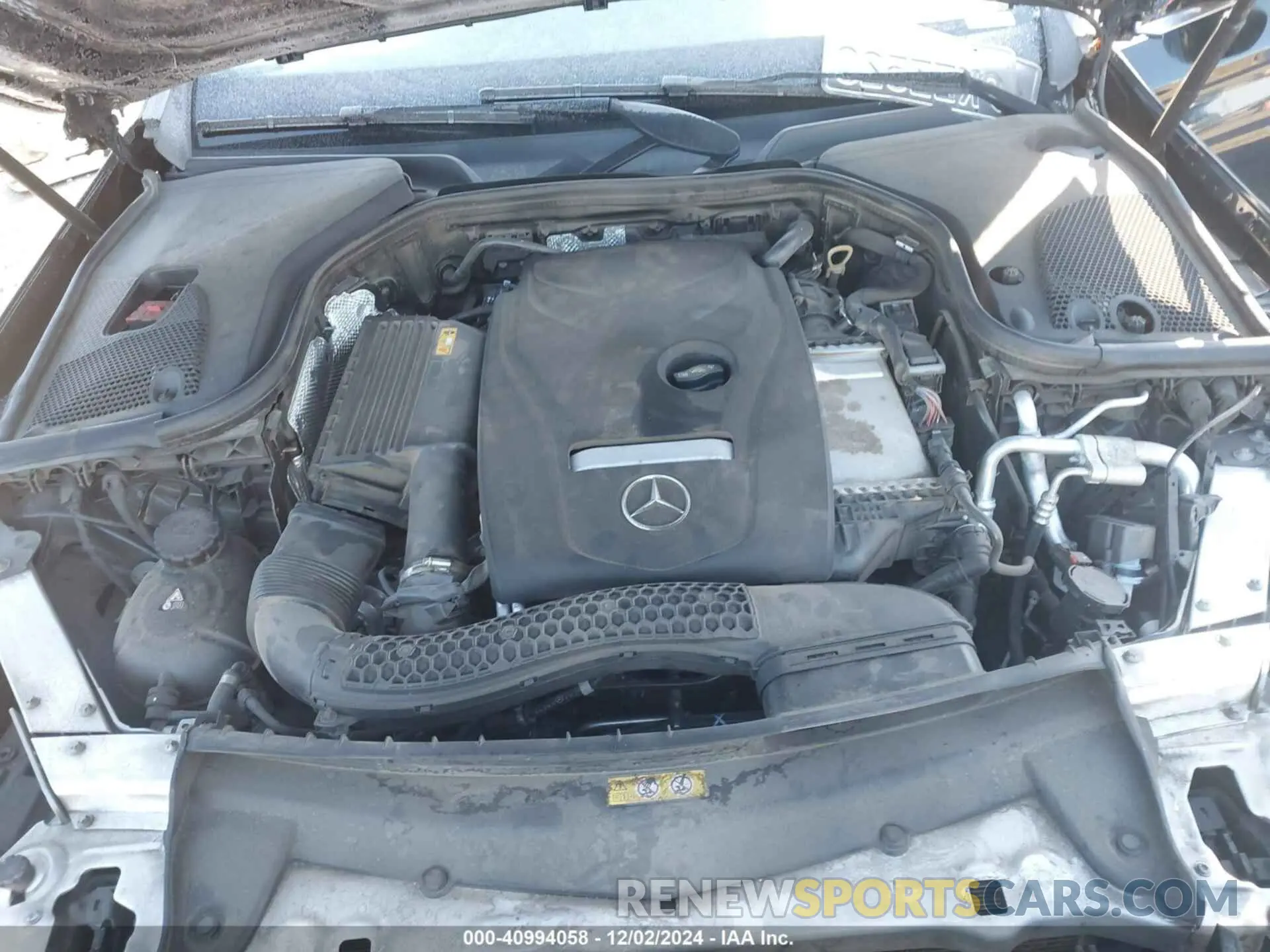 10 Photograph of a damaged car WDDZF4JB2KA526498 MERCEDES-BENZ E 300 2019