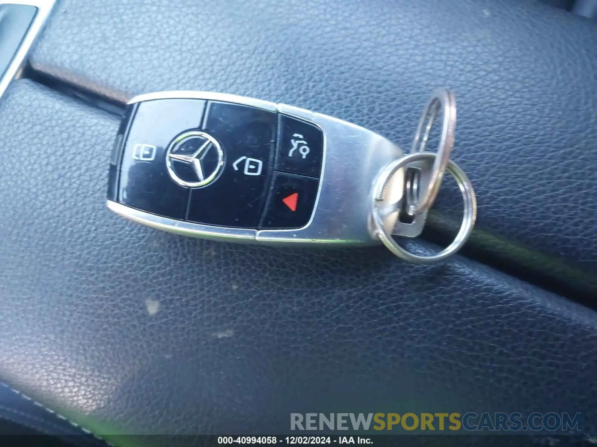 11 Photograph of a damaged car WDDZF4JB2KA526498 MERCEDES-BENZ E 300 2019