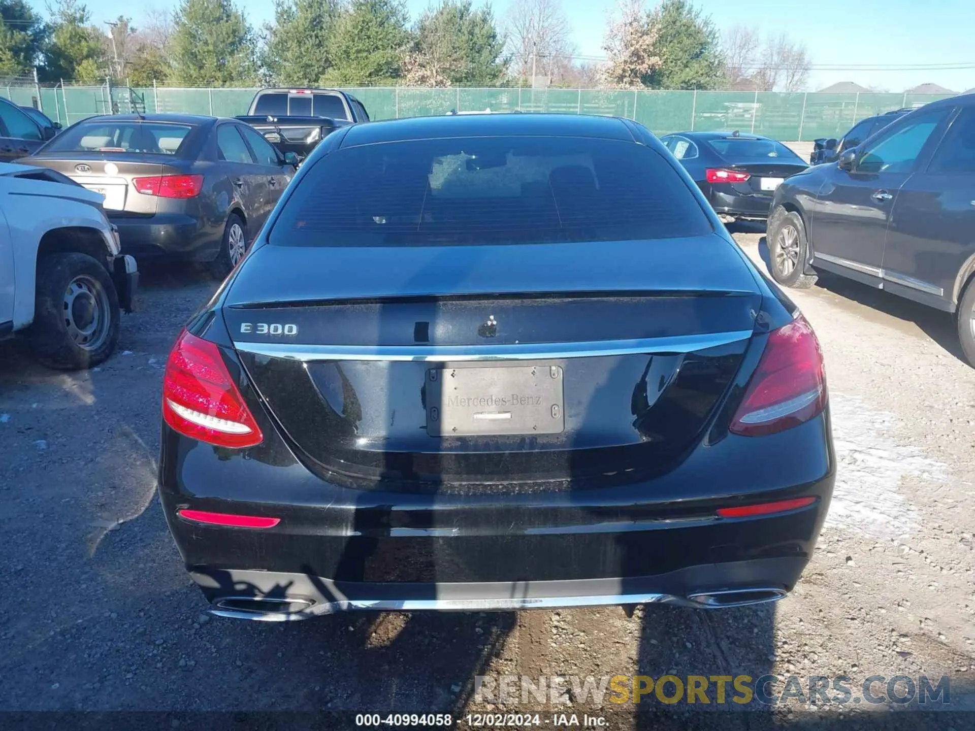 16 Photograph of a damaged car WDDZF4JB2KA526498 MERCEDES-BENZ E 300 2019