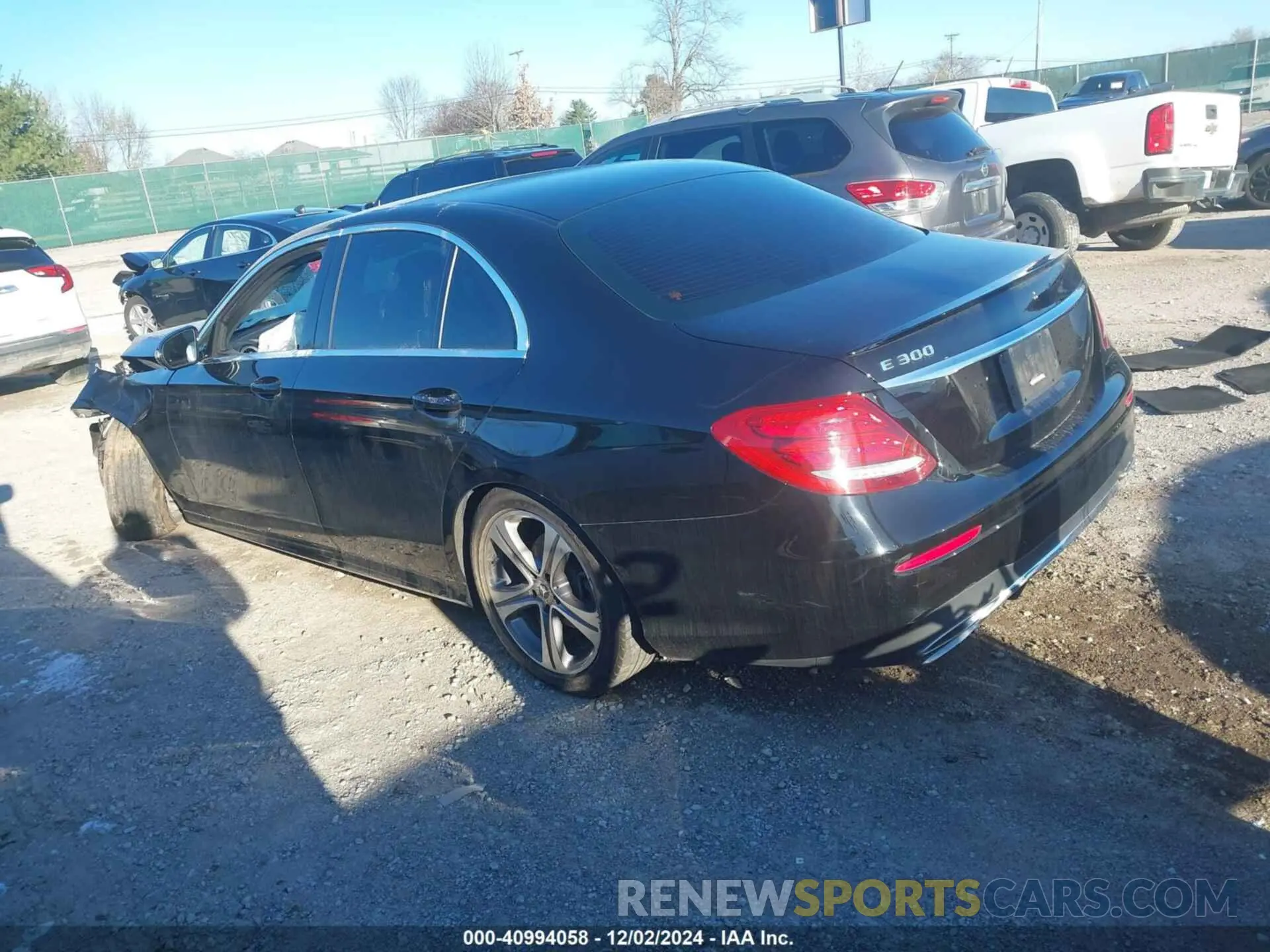 3 Photograph of a damaged car WDDZF4JB2KA526498 MERCEDES-BENZ E 300 2019