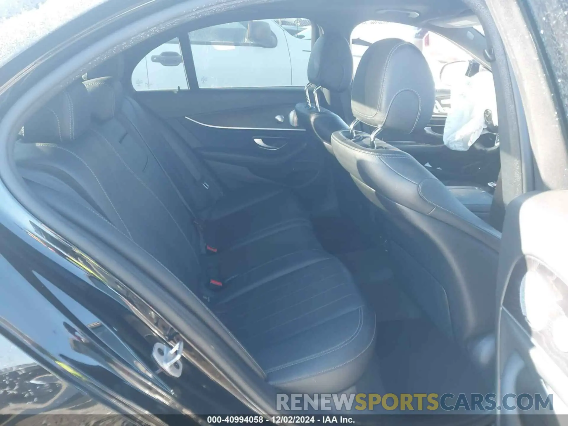 8 Photograph of a damaged car WDDZF4JB2KA526498 MERCEDES-BENZ E 300 2019