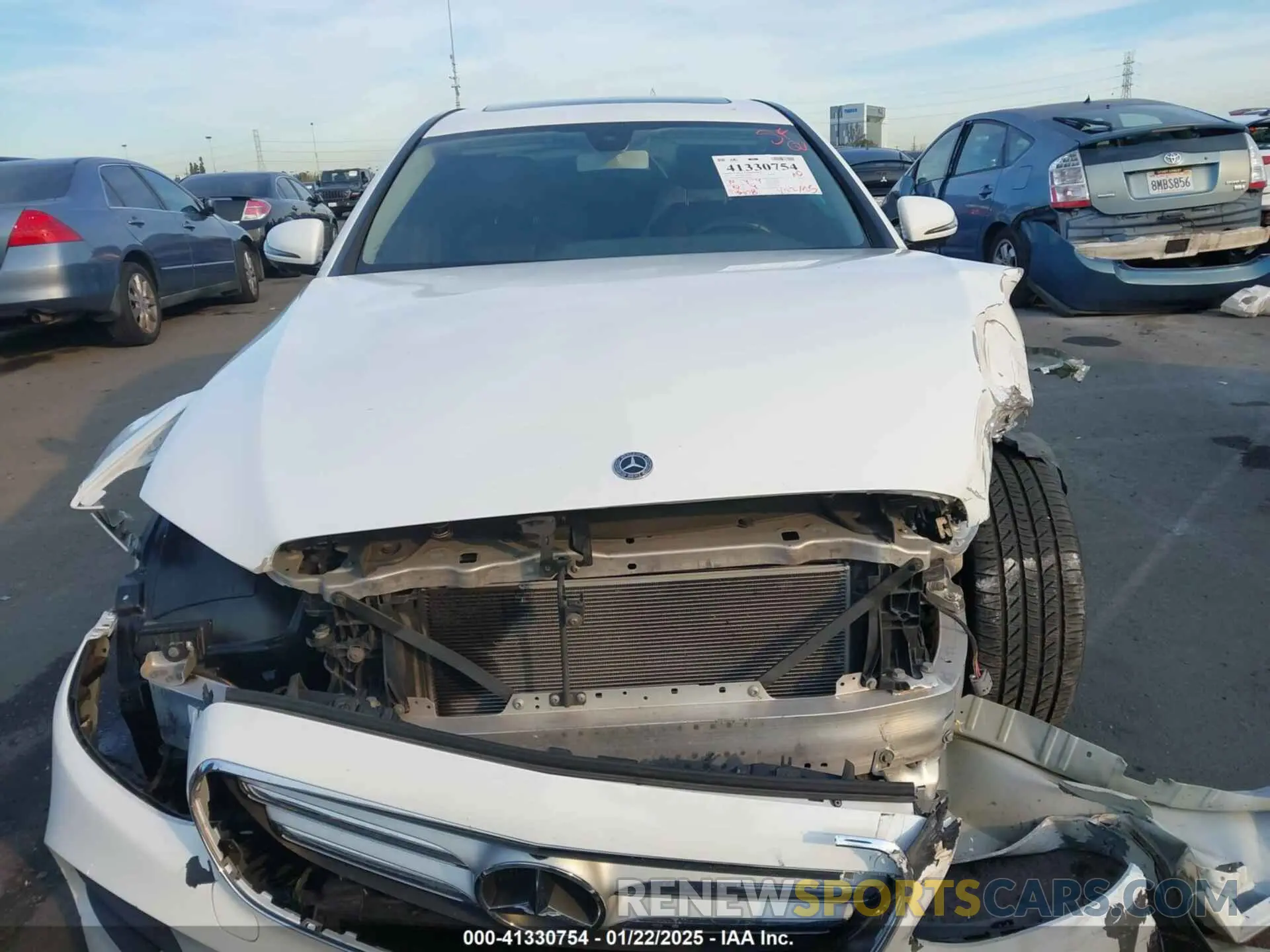 13 Photograph of a damaged car WDDZF4JB2KA544094 MERCEDES-BENZ E 300 2019