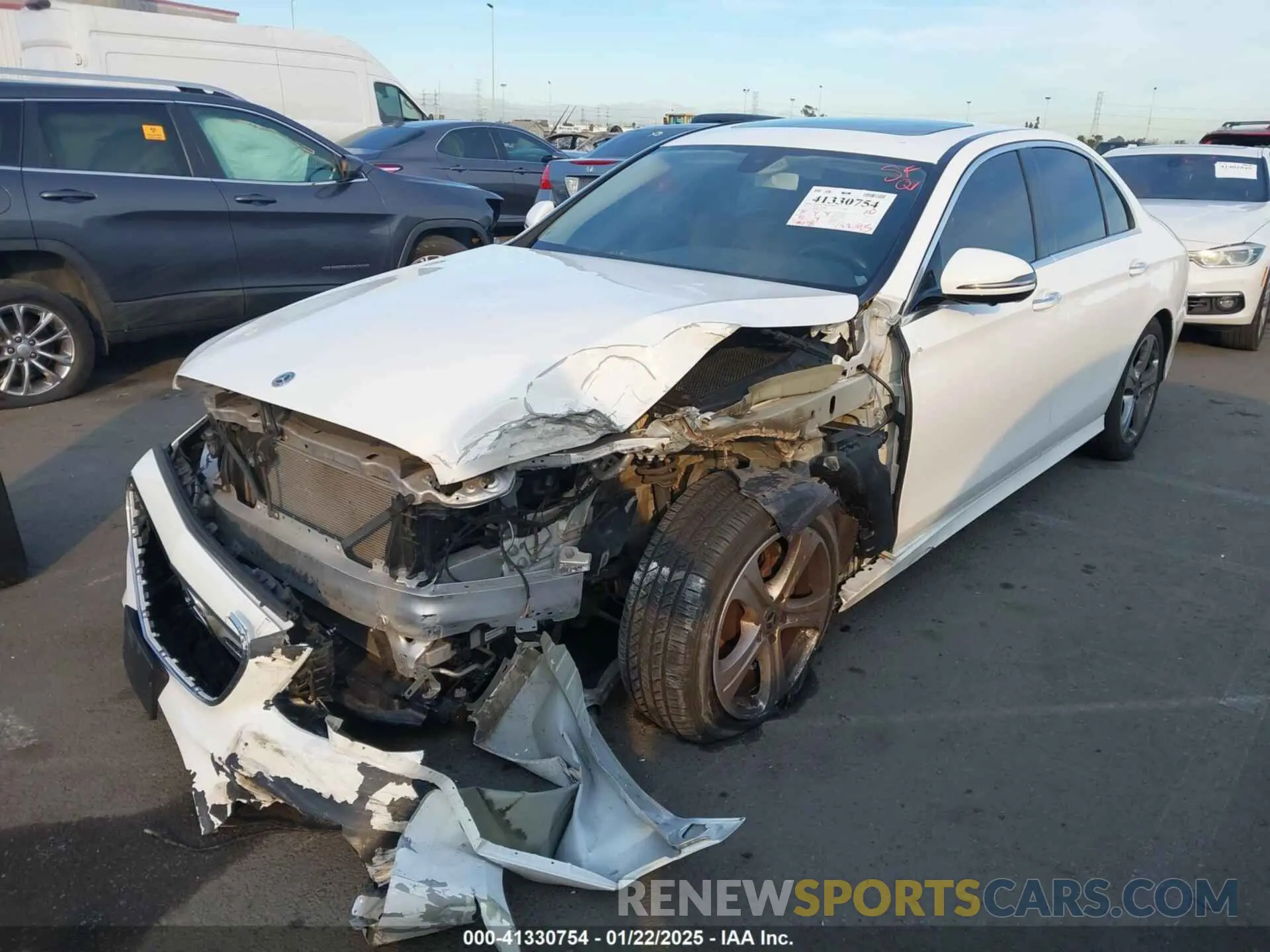 2 Photograph of a damaged car WDDZF4JB2KA544094 MERCEDES-BENZ E 300 2019