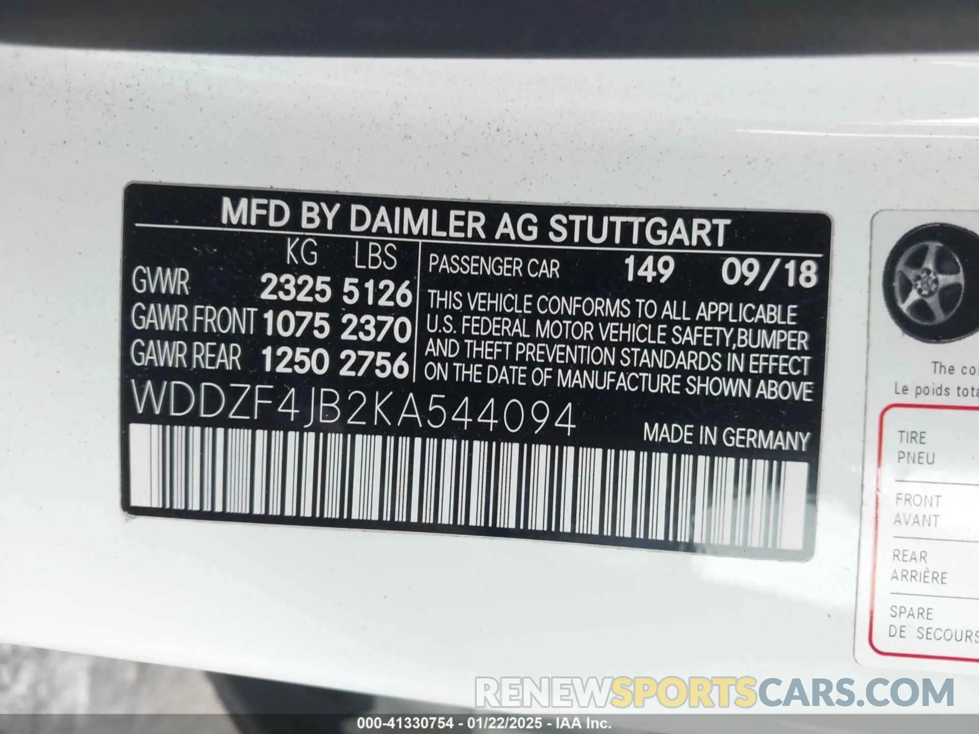 9 Photograph of a damaged car WDDZF4JB2KA544094 MERCEDES-BENZ E 300 2019