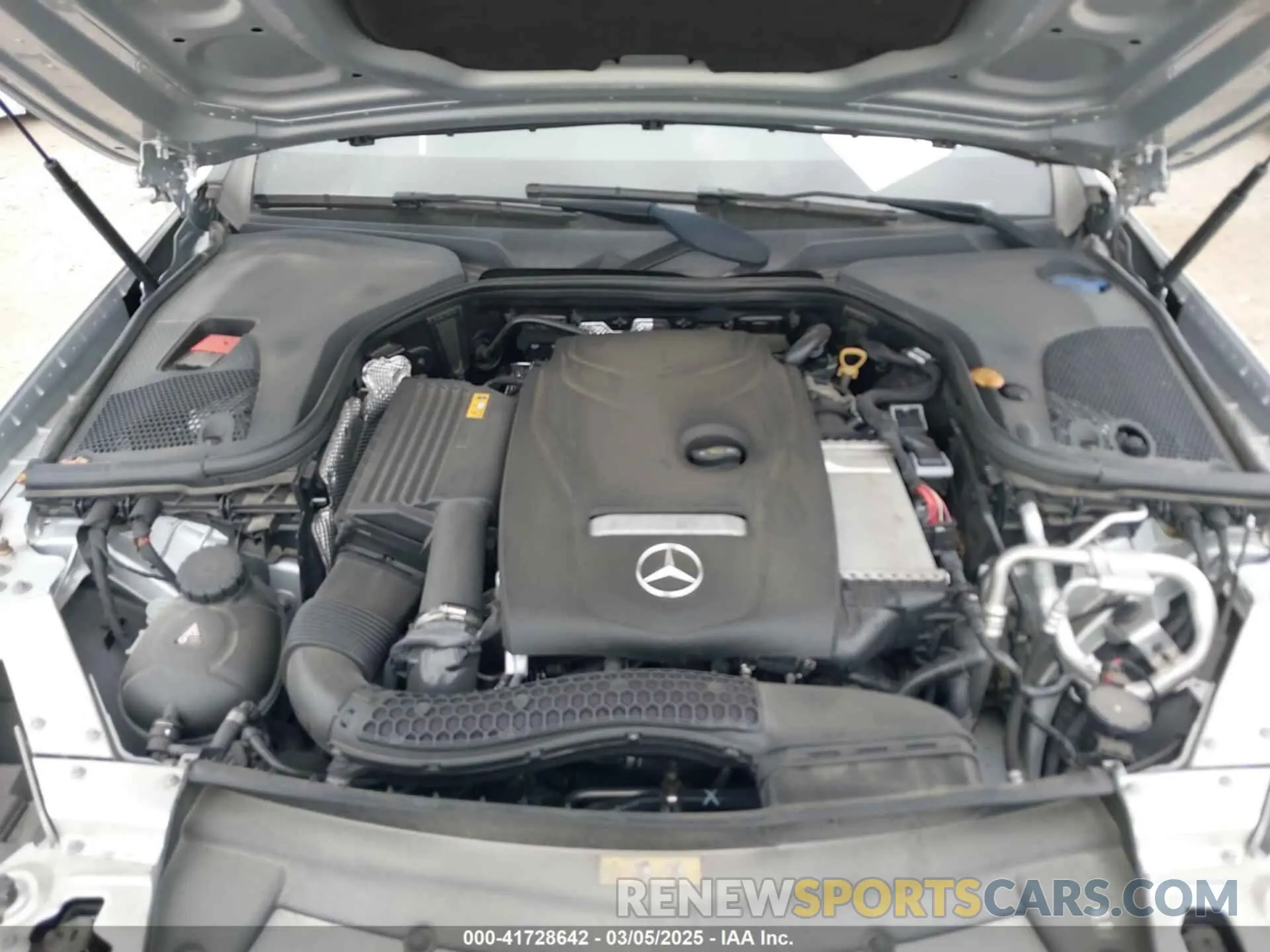 10 Photograph of a damaged car WDDZF4JB6KA515701 MERCEDES-BENZ E 300 2019