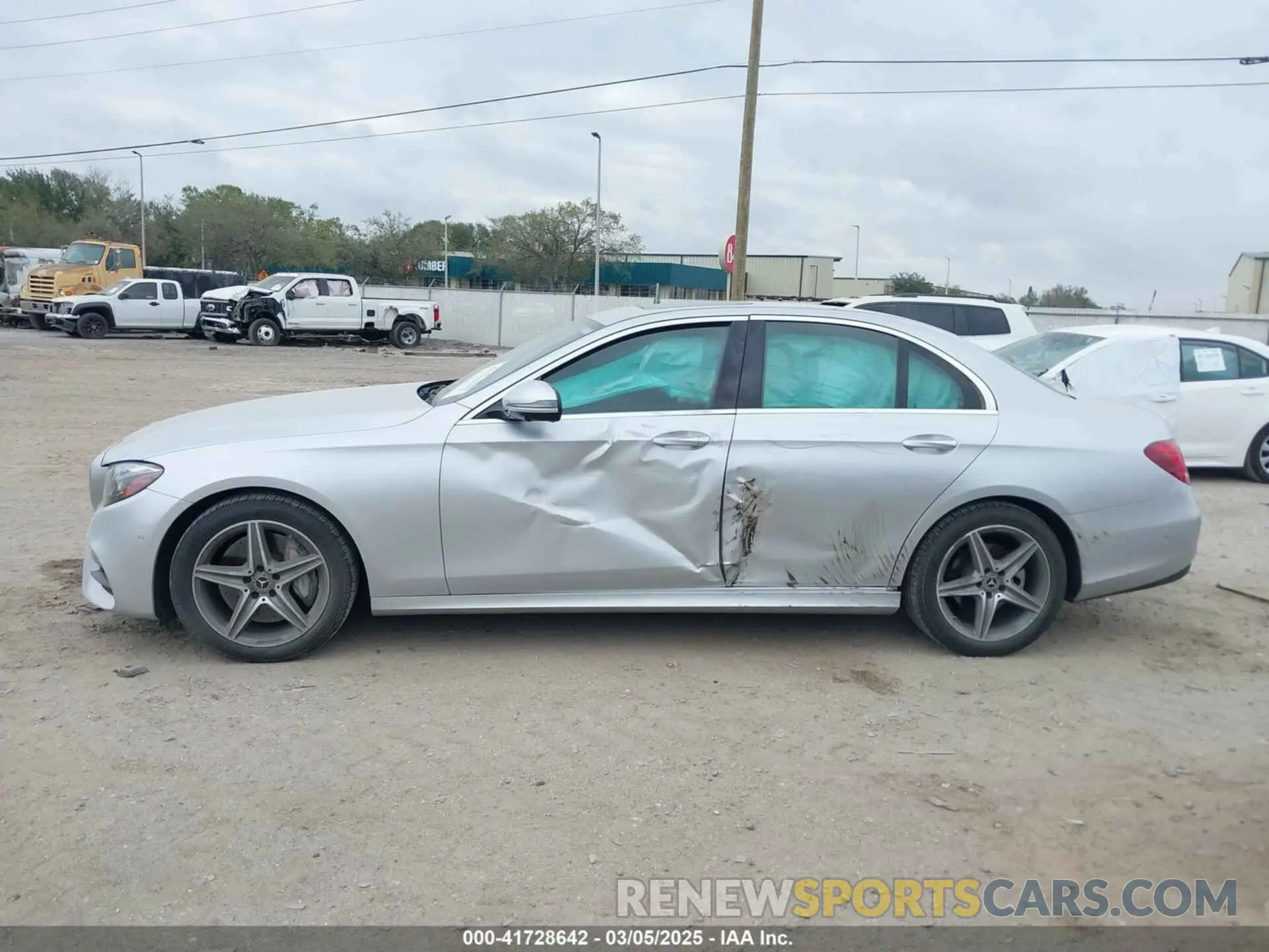 14 Photograph of a damaged car WDDZF4JB6KA515701 MERCEDES-BENZ E 300 2019
