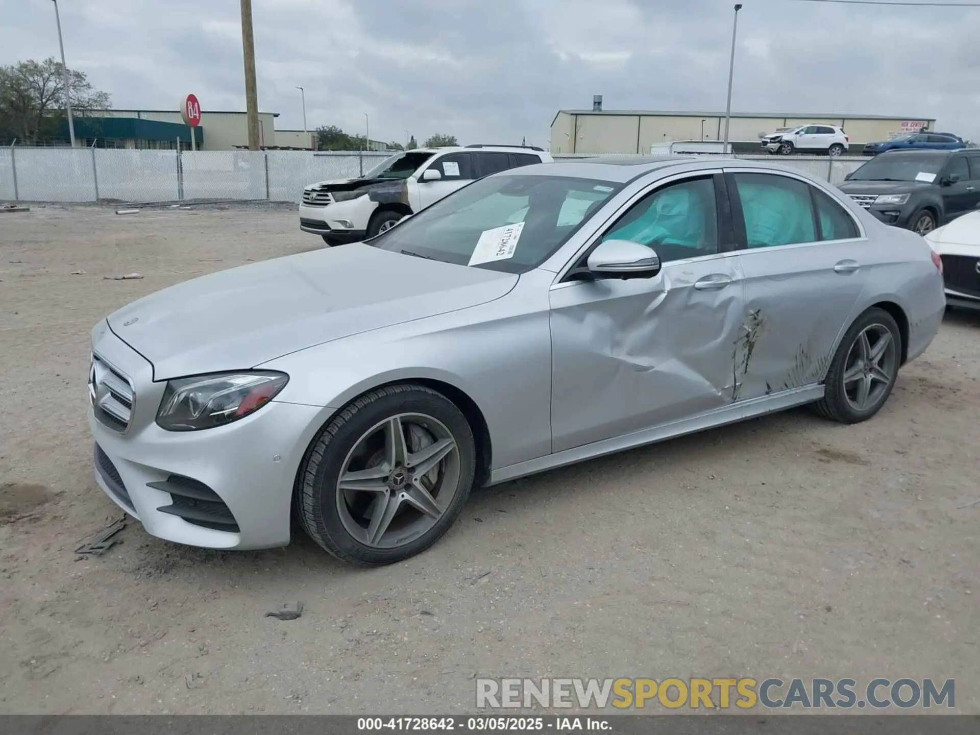 2 Photograph of a damaged car WDDZF4JB6KA515701 MERCEDES-BENZ E 300 2019
