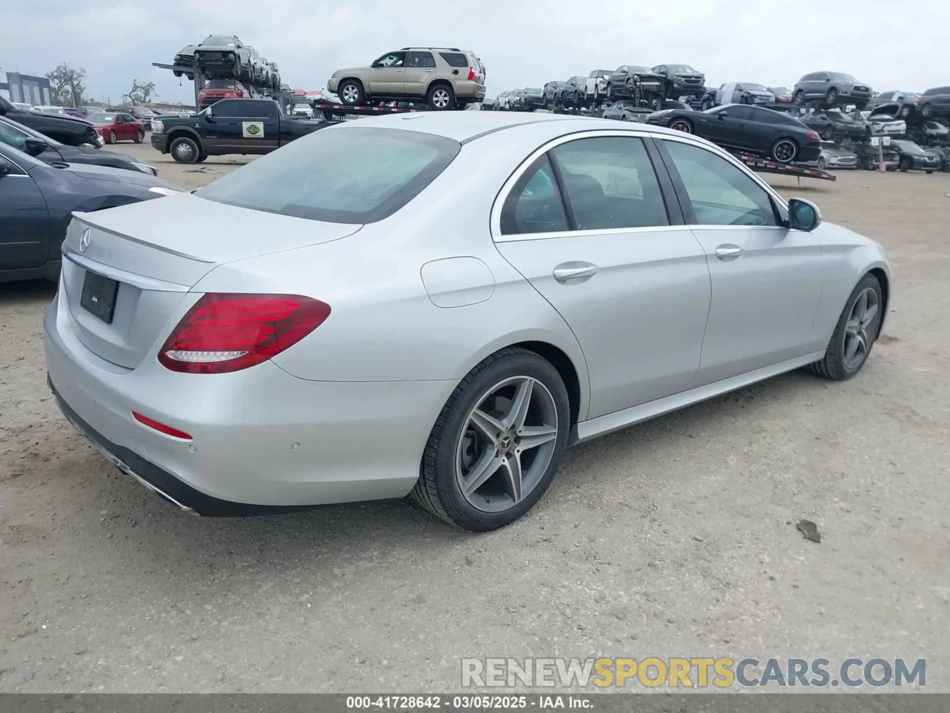 4 Photograph of a damaged car WDDZF4JB6KA515701 MERCEDES-BENZ E 300 2019