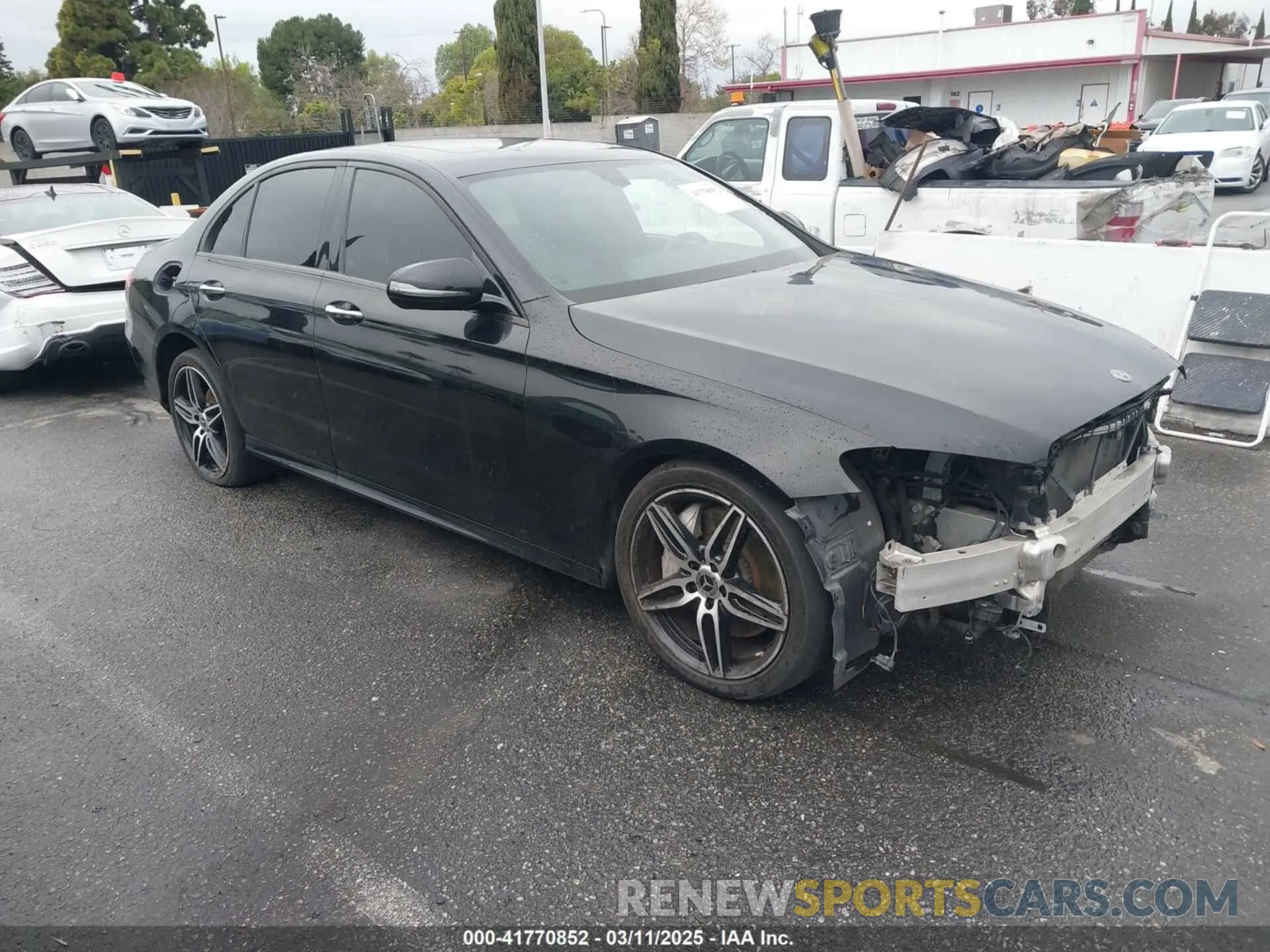 1 Photograph of a damaged car WDDZF4JB6KA588499 MERCEDES-BENZ E 300 2019