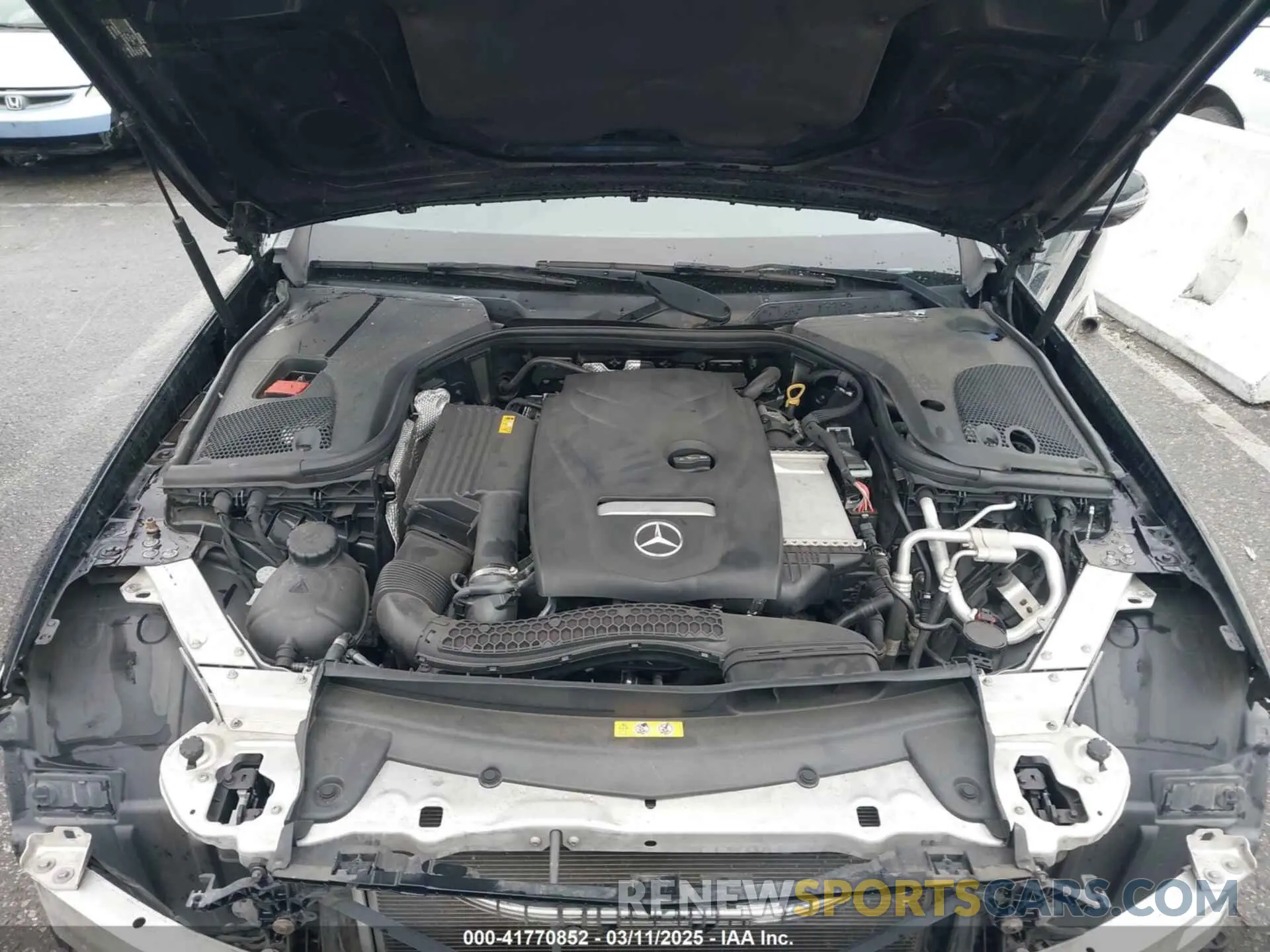 10 Photograph of a damaged car WDDZF4JB6KA588499 MERCEDES-BENZ E 300 2019