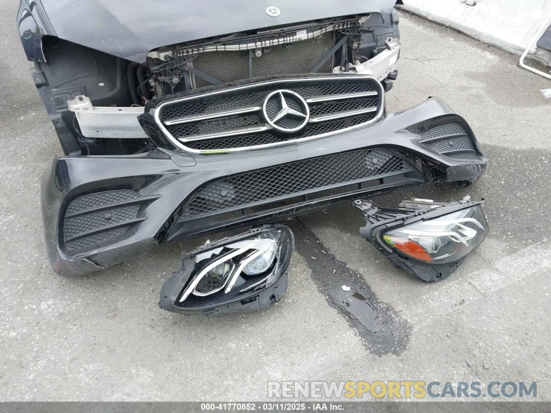 12 Photograph of a damaged car WDDZF4JB6KA588499 MERCEDES-BENZ E 300 2019