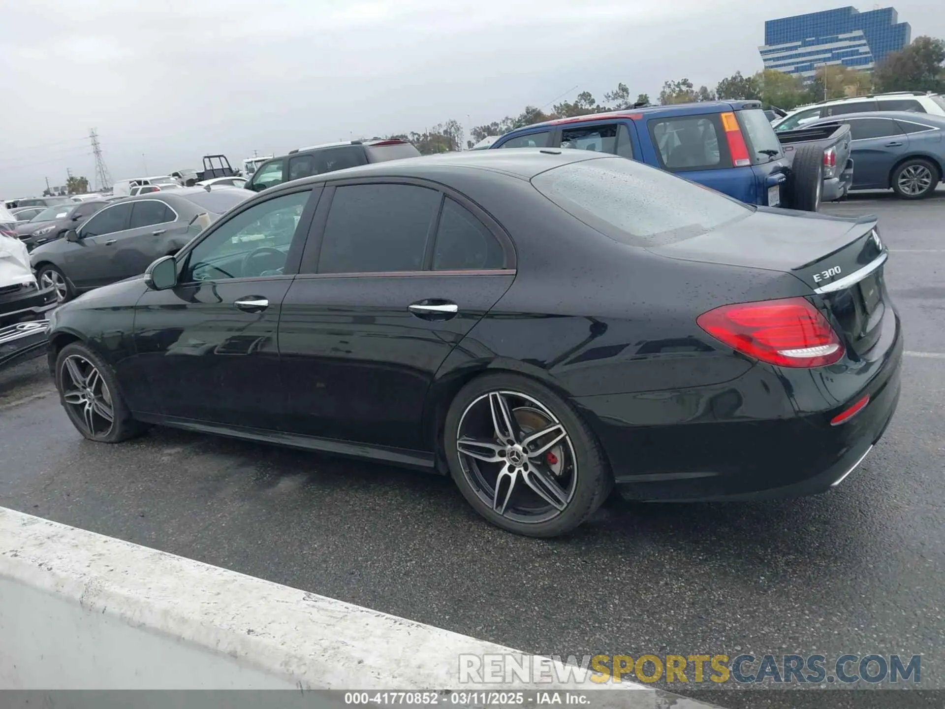 15 Photograph of a damaged car WDDZF4JB6KA588499 MERCEDES-BENZ E 300 2019